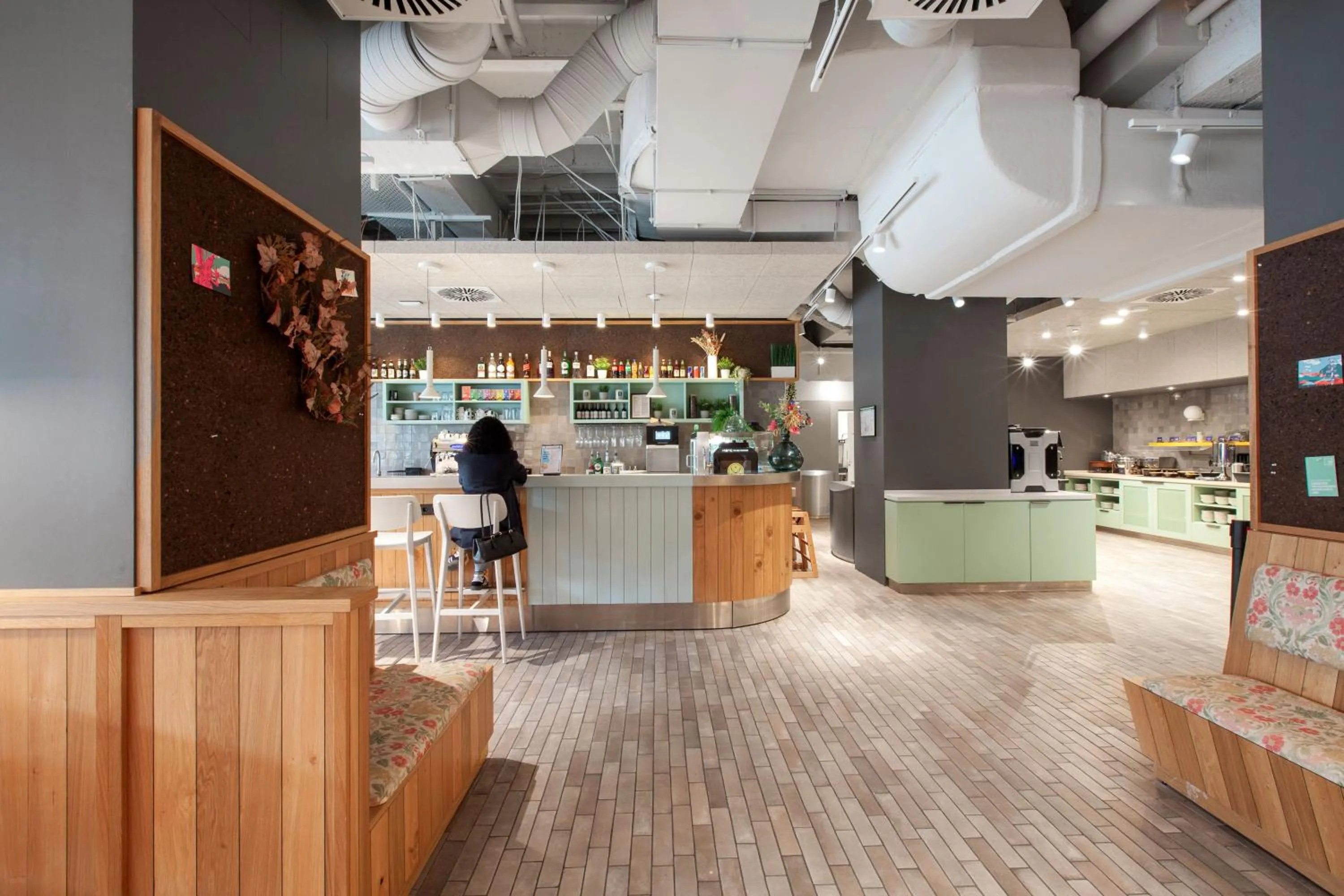 Lobby or reception in MEININGER Hotel München Zentrum