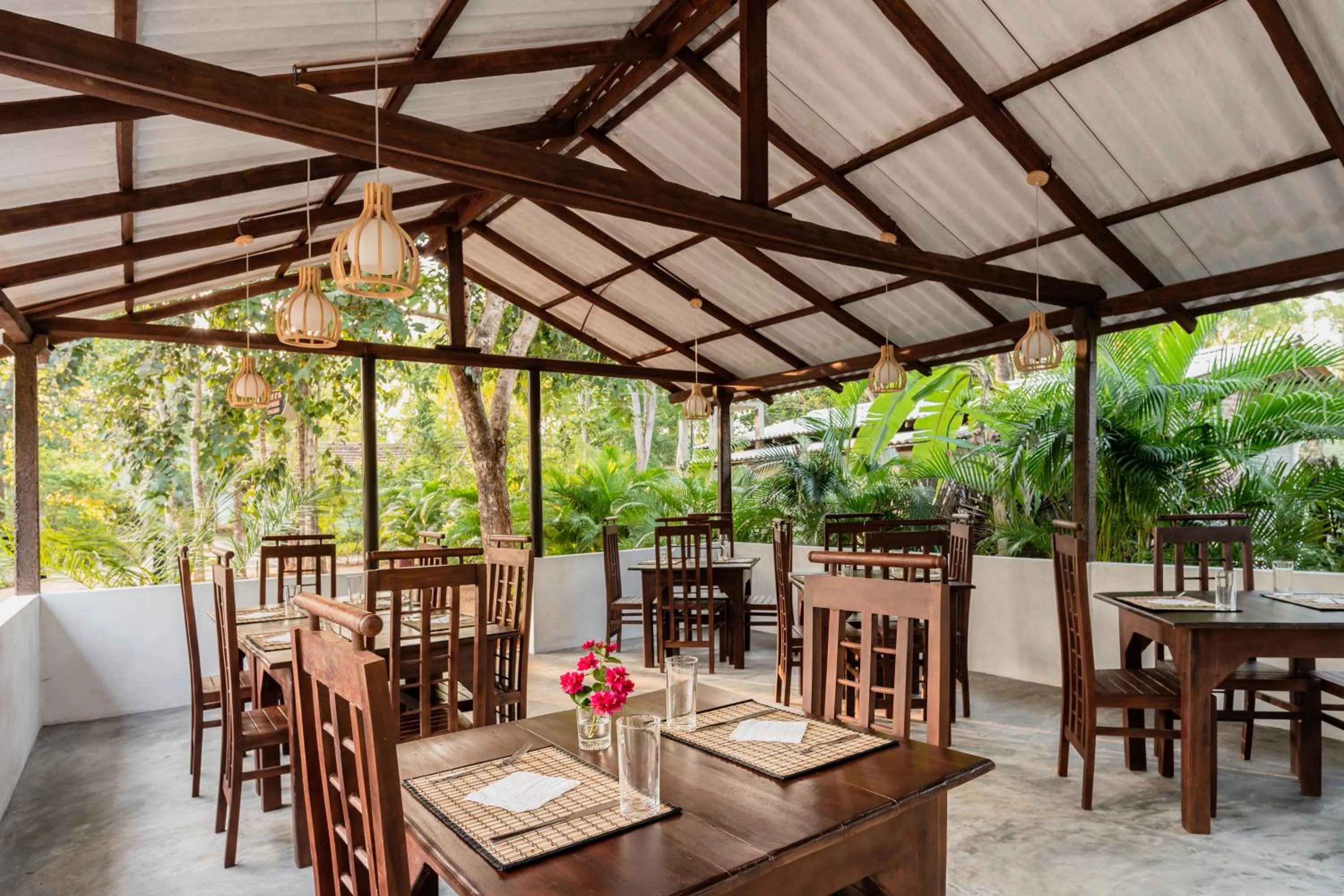 Restaurant/places to eat in La Dolce Vita