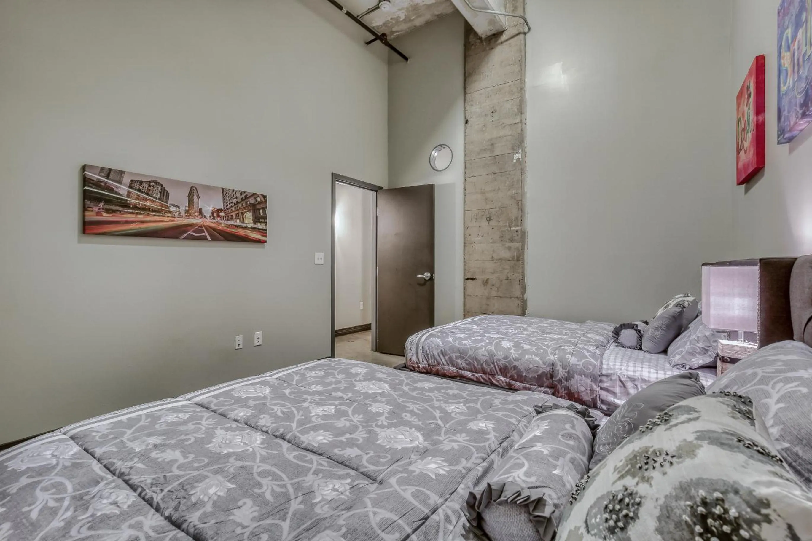 Bed in Luxury Downtown Dallas Stay by Amyfinehouse