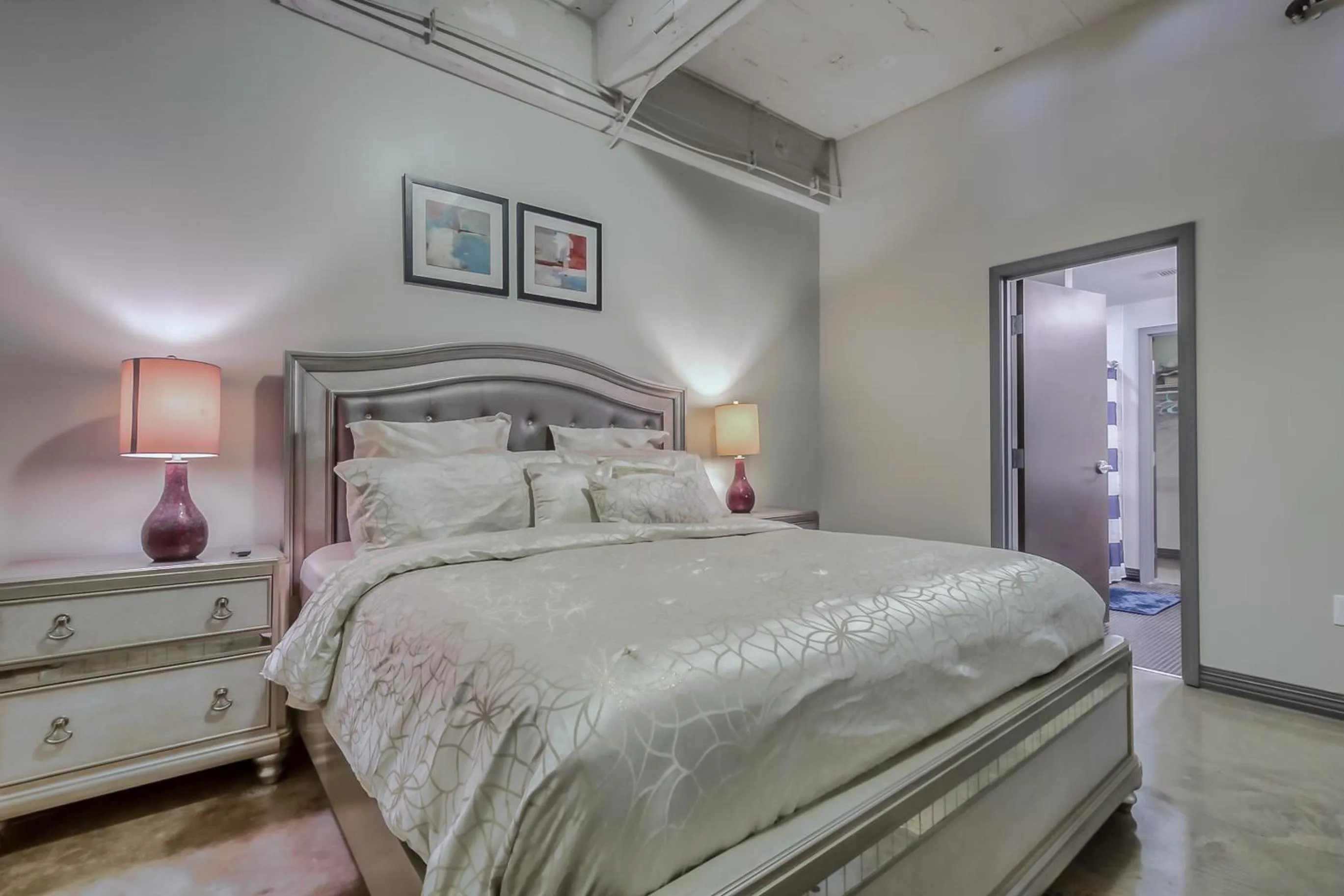 Bed in Luxury Downtown Dallas Stay by Amyfinehouse