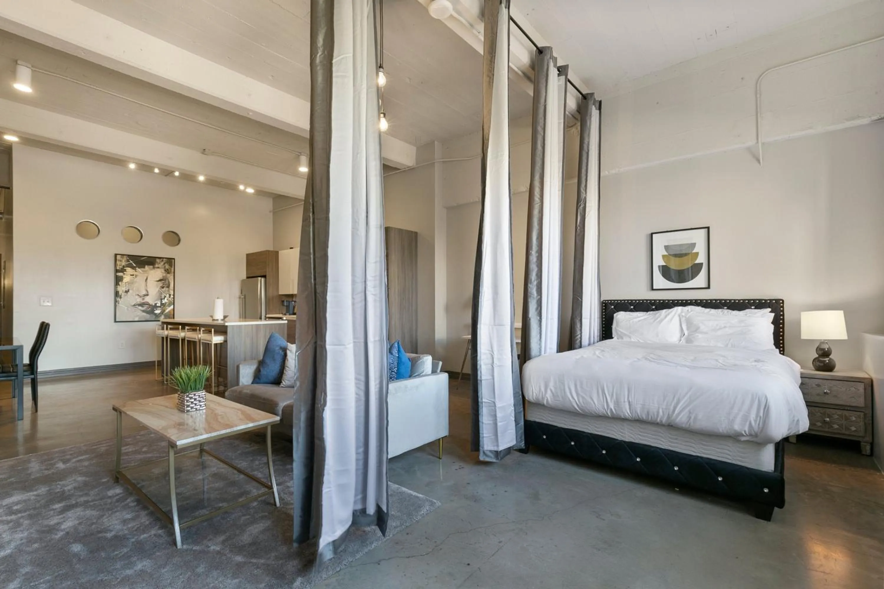 Bed in Luxury Downtown Dallas Stay by Amyfinehouse