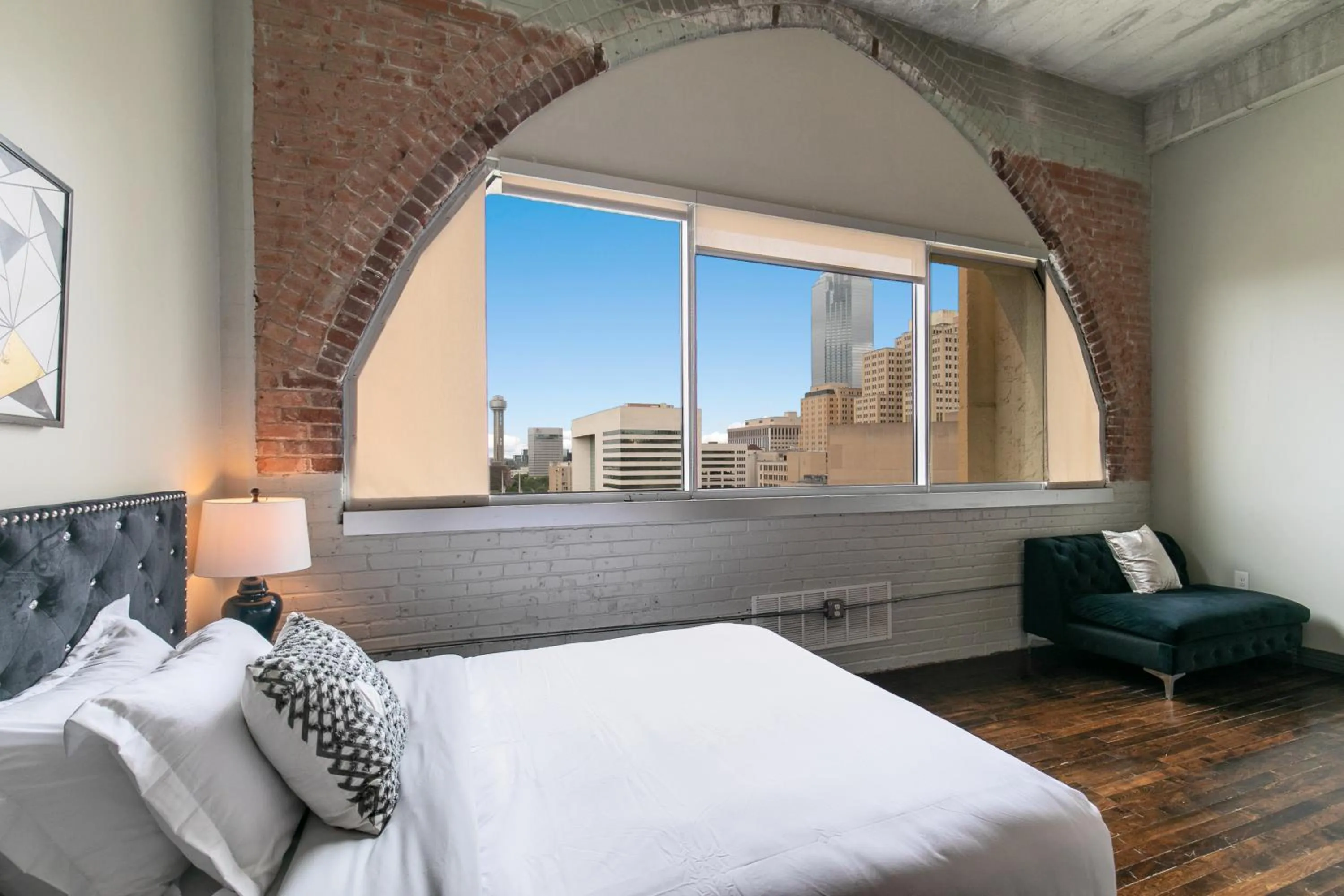 Bed in Luxury Downtown Dallas Stay by Amyfinehouse