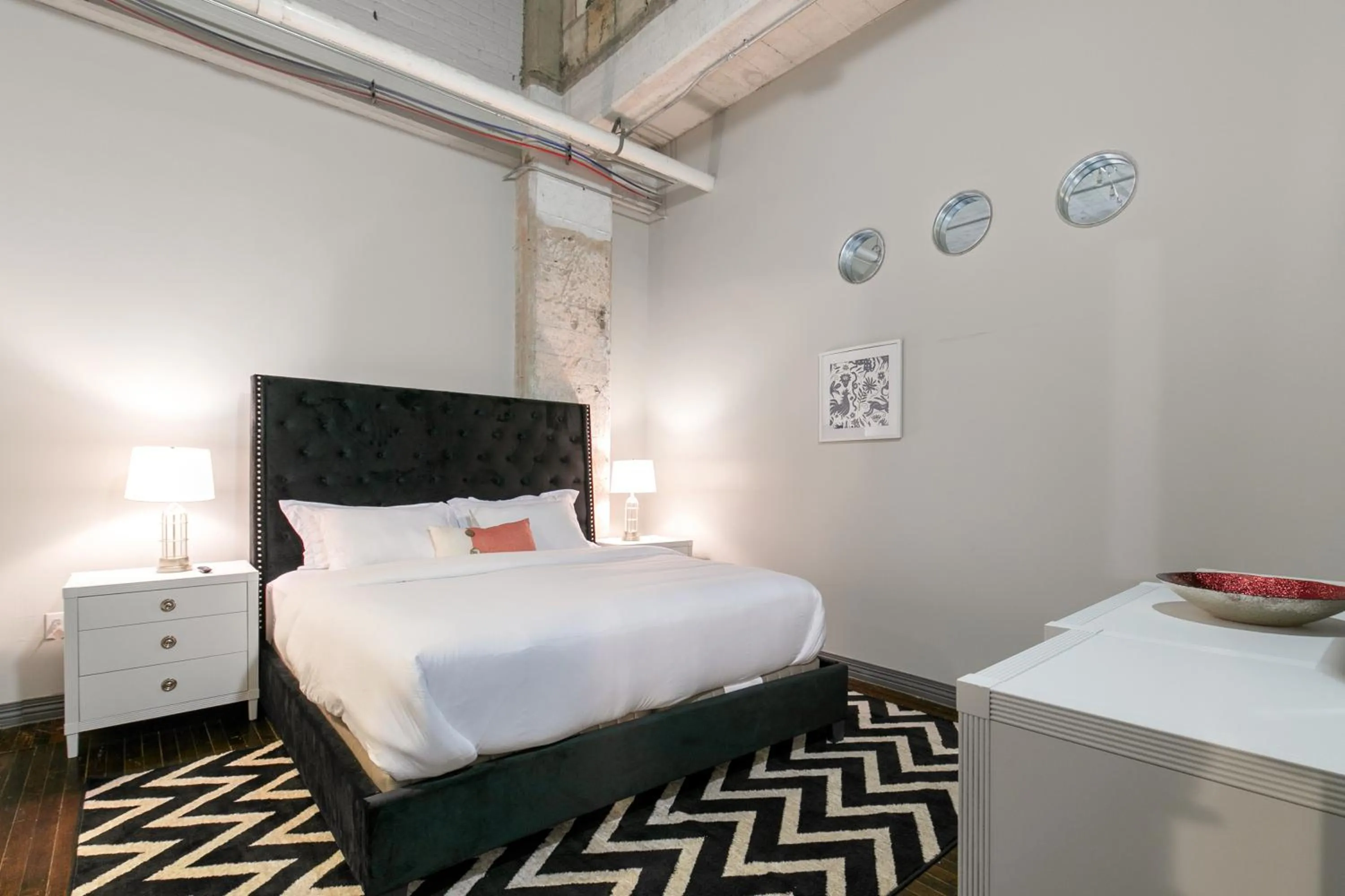 Bed in Luxury Downtown Dallas Stay by Amyfinehouse