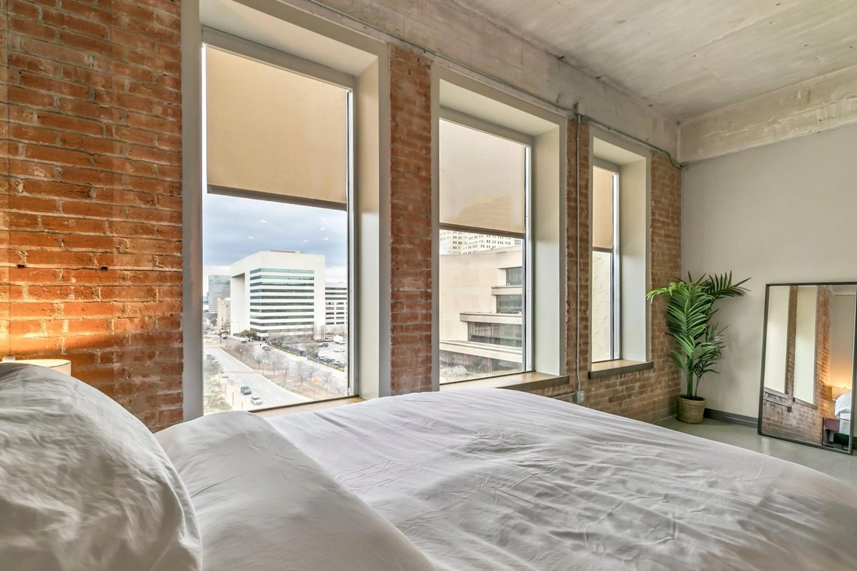 Photo of the whole room, Bed in Luxury Downtown Dallas Stay by Amyfinehouse