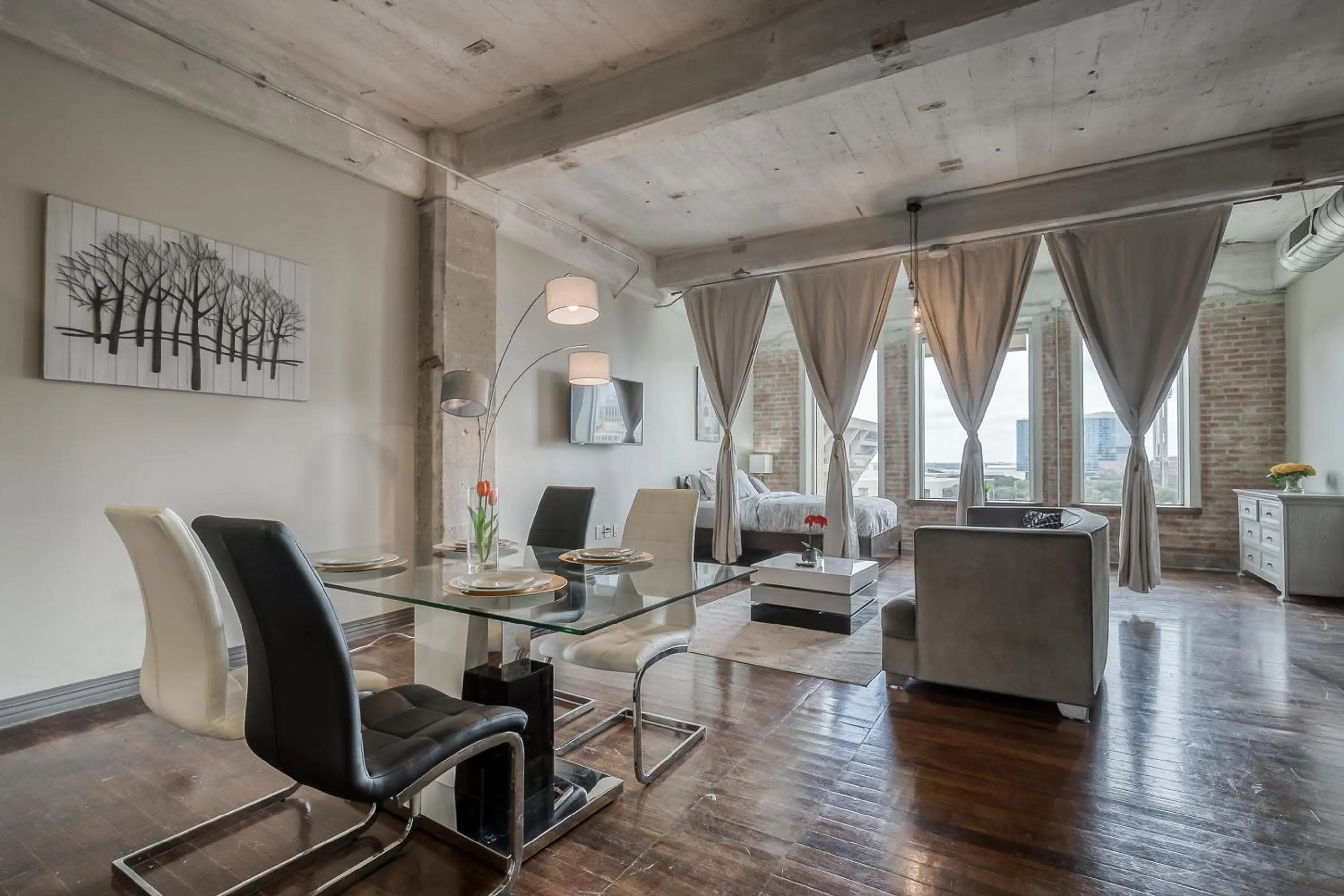 Bed in Luxury Downtown Dallas Stay by Amyfinehouse