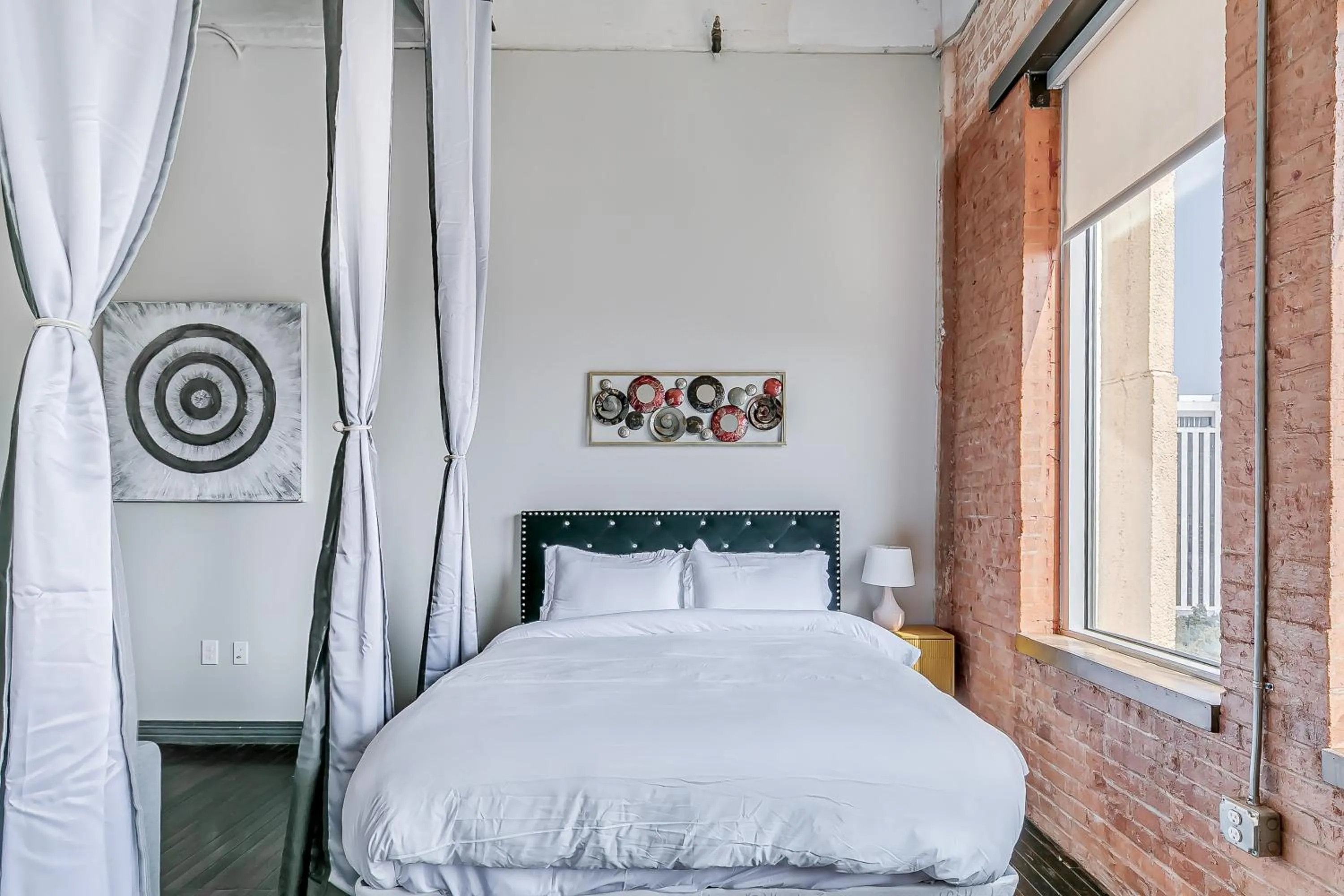 Bed in Luxury Downtown Dallas Stay by Amyfinehouse