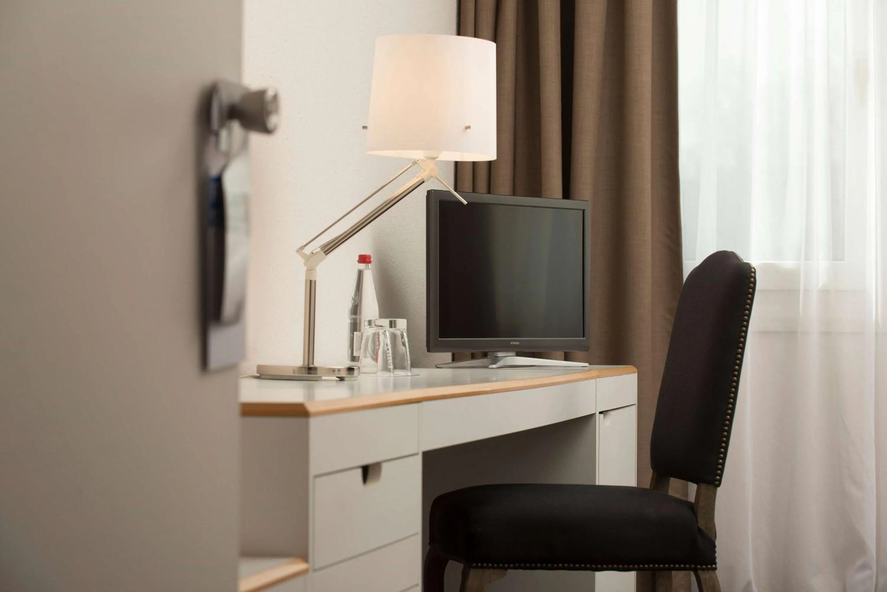 Photo of the whole room, TV/Entertainment Center in Tryp By Wyndham Wuppertal