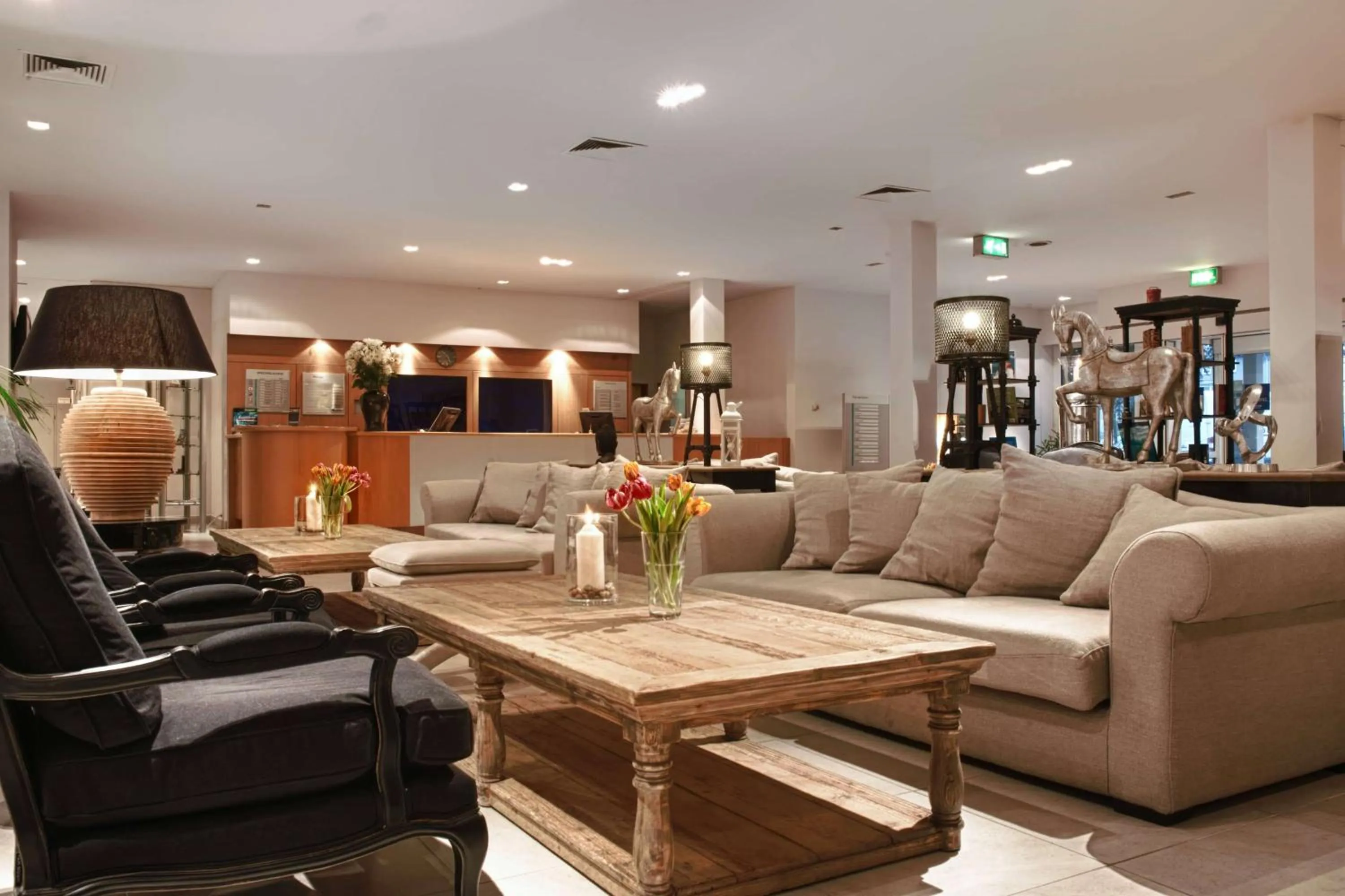 Lobby or reception in Tryp By Wyndham Wuppertal