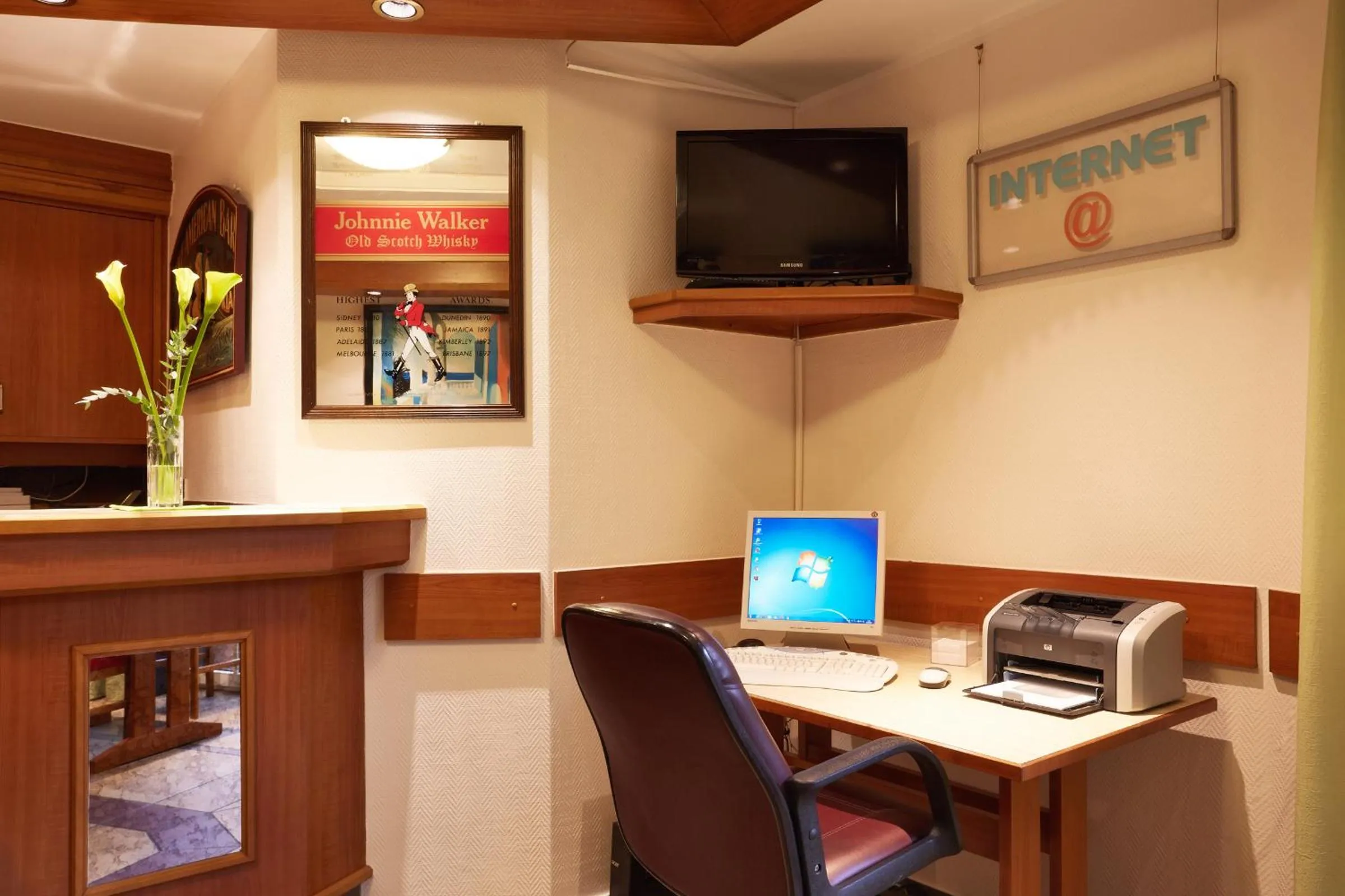 Business facilities in Doria