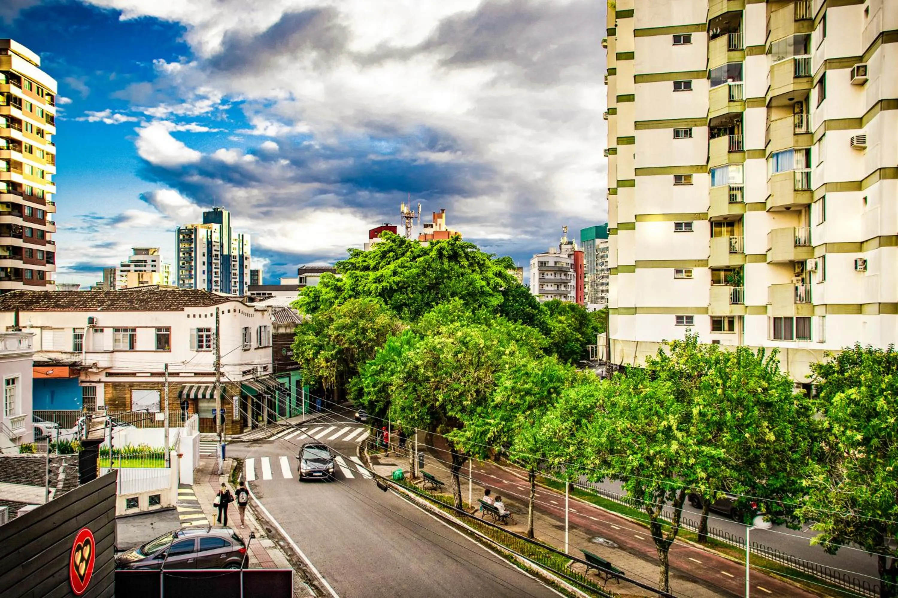 Street view in Esquina 8 Suítes Confort & Hostel