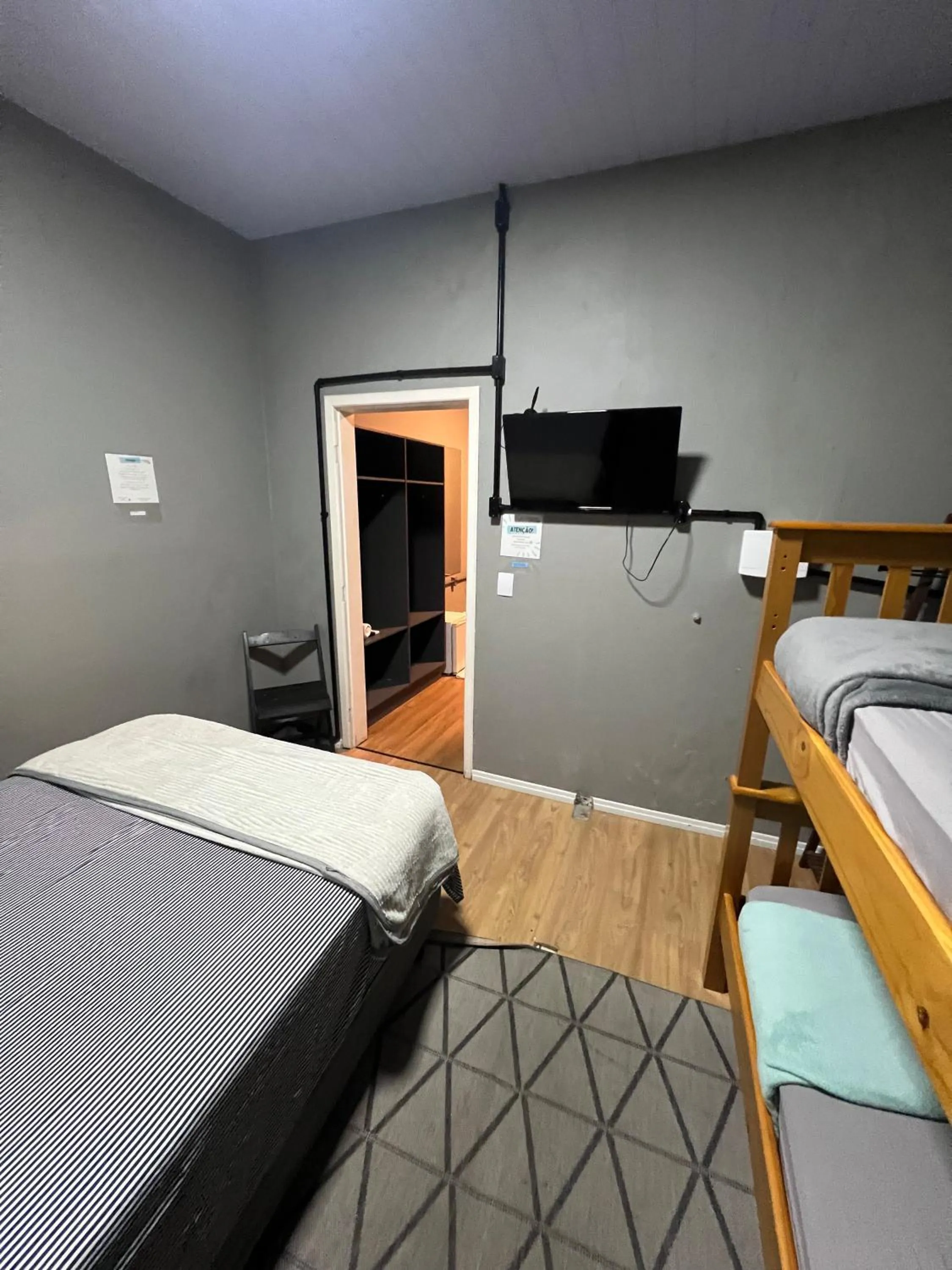 Communal lounge/ TV room, Bed in Esquina 8 Suítes Confort & Hostel