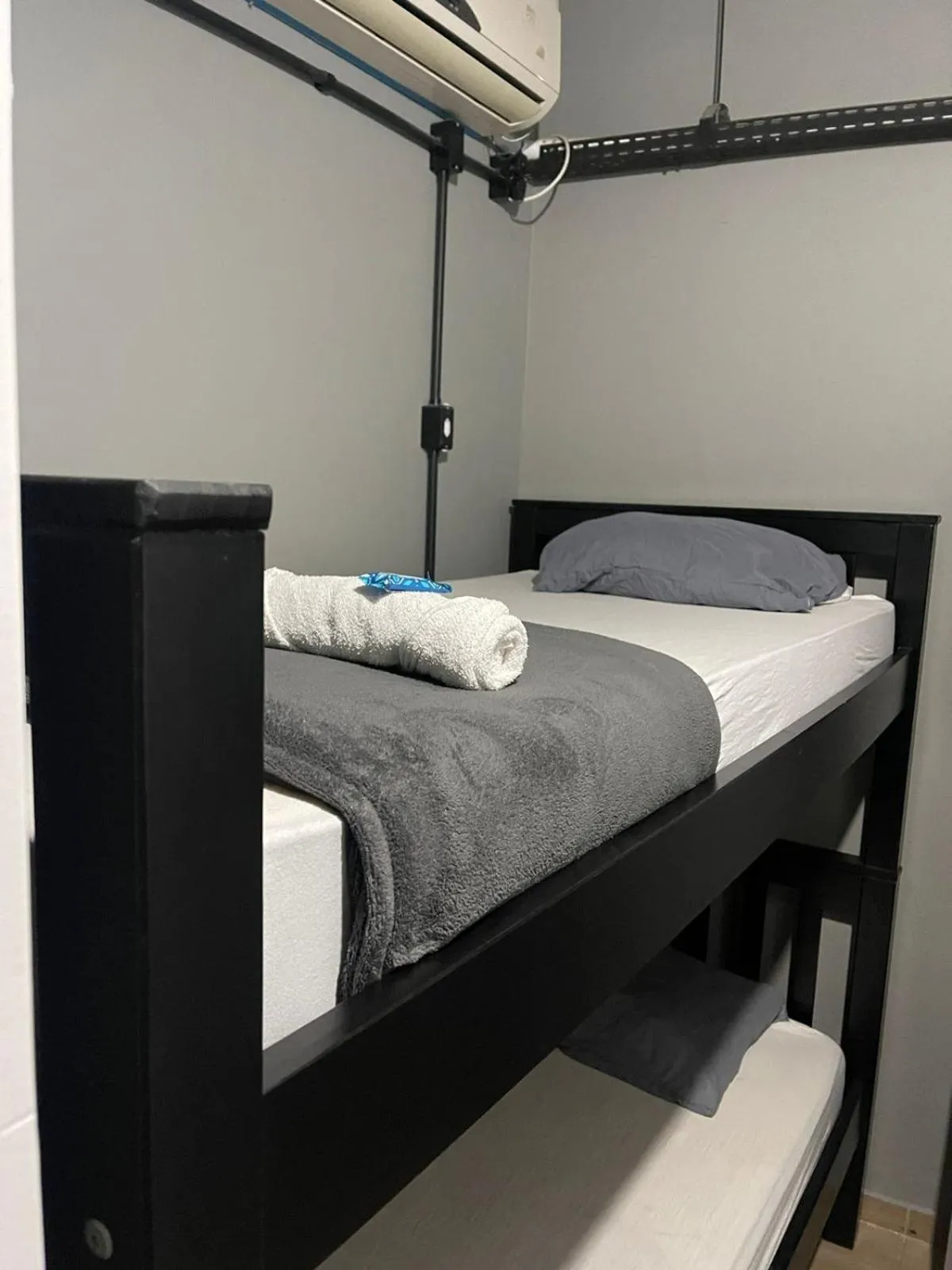 bunk bed, Bed in Esquina 8 Suítes Confort & Hostel