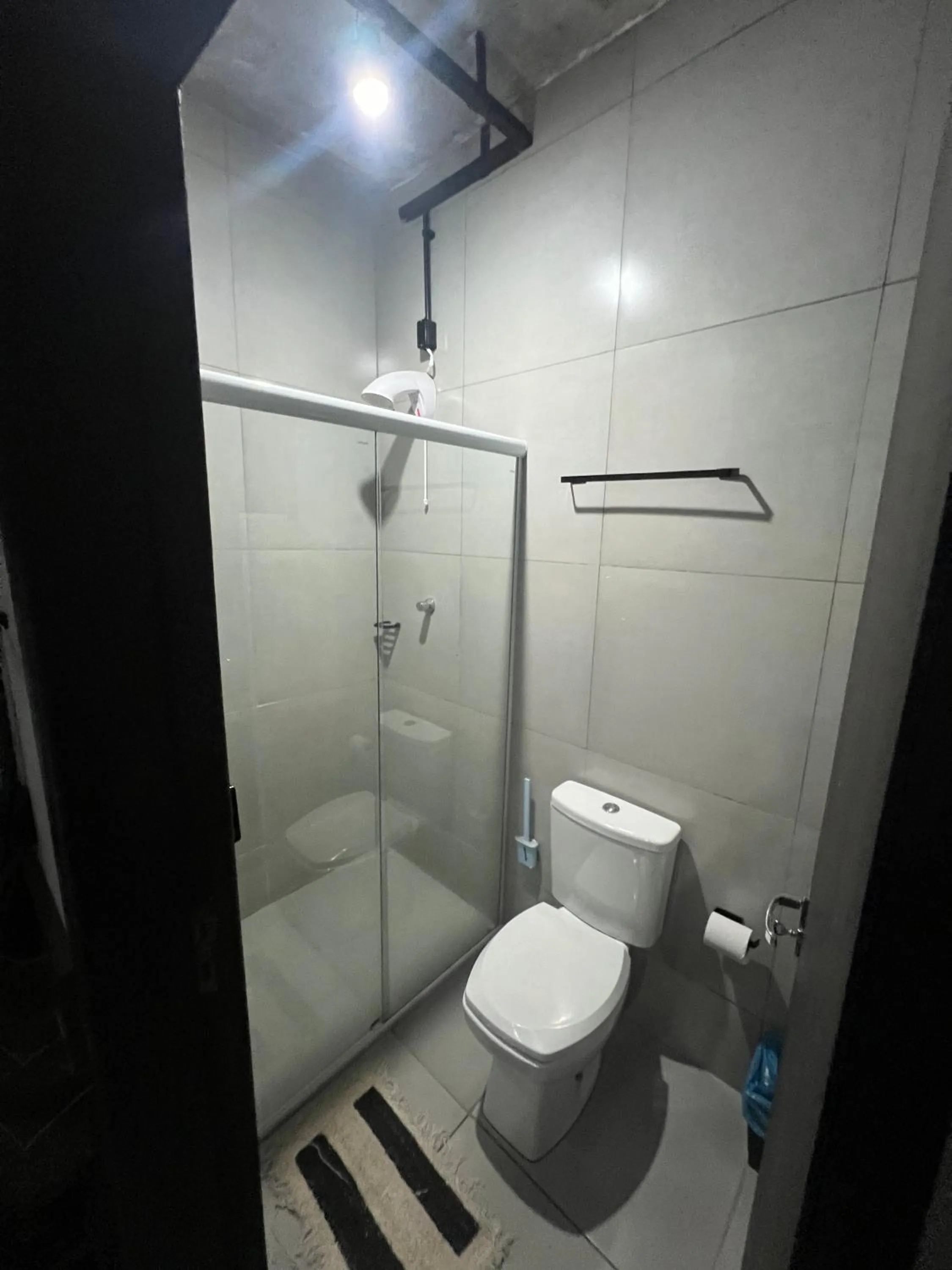 Bathroom in Esquina 8 Suítes Confort & Hostel