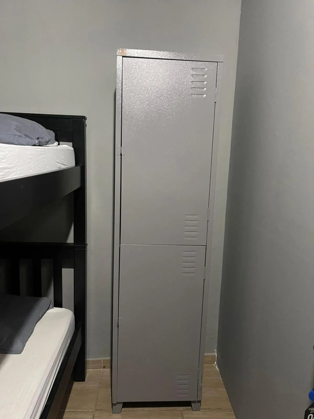 wardrobe, Bed in Esquina 8 Suítes Confort & Hostel