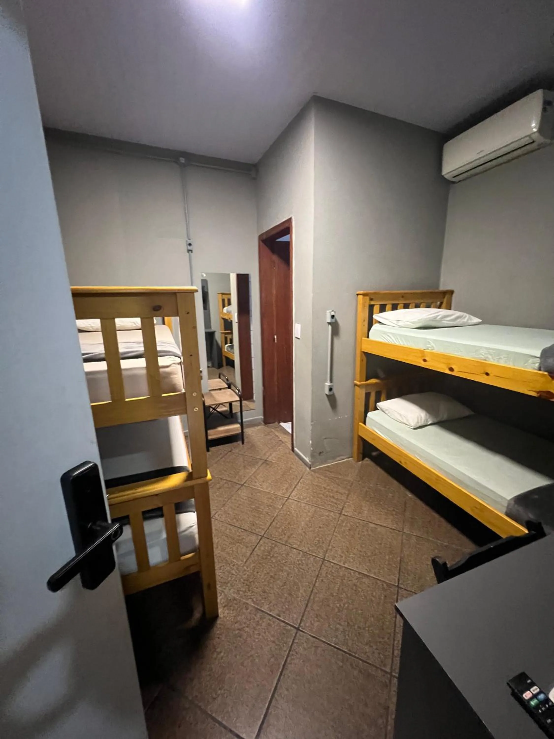 Photo of the whole room, Bed in Esquina 8 Suítes Confort & Hostel