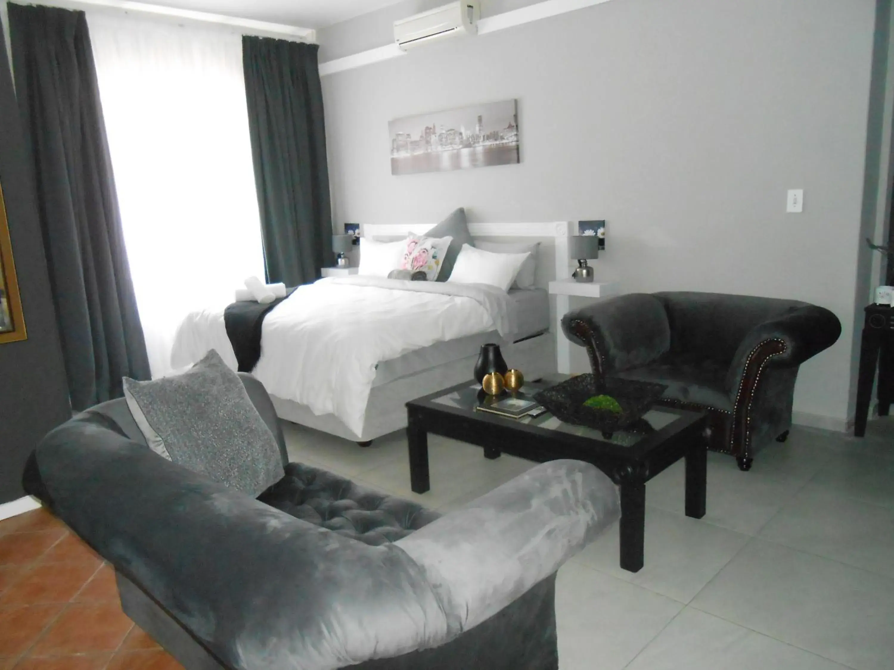 Deluxe Studio in The Jack Rose Hotel, Rosebank, Gautrain Deluxe Studio in The Jack Rose Hotel, Rosebank, Gautrain