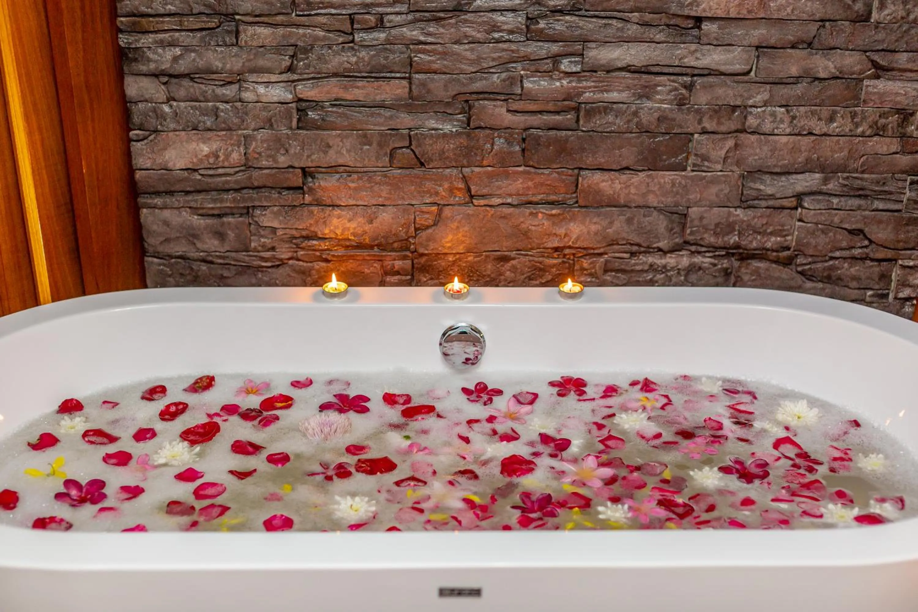 Bath in Maneh Villa Langkawi - Private Pool