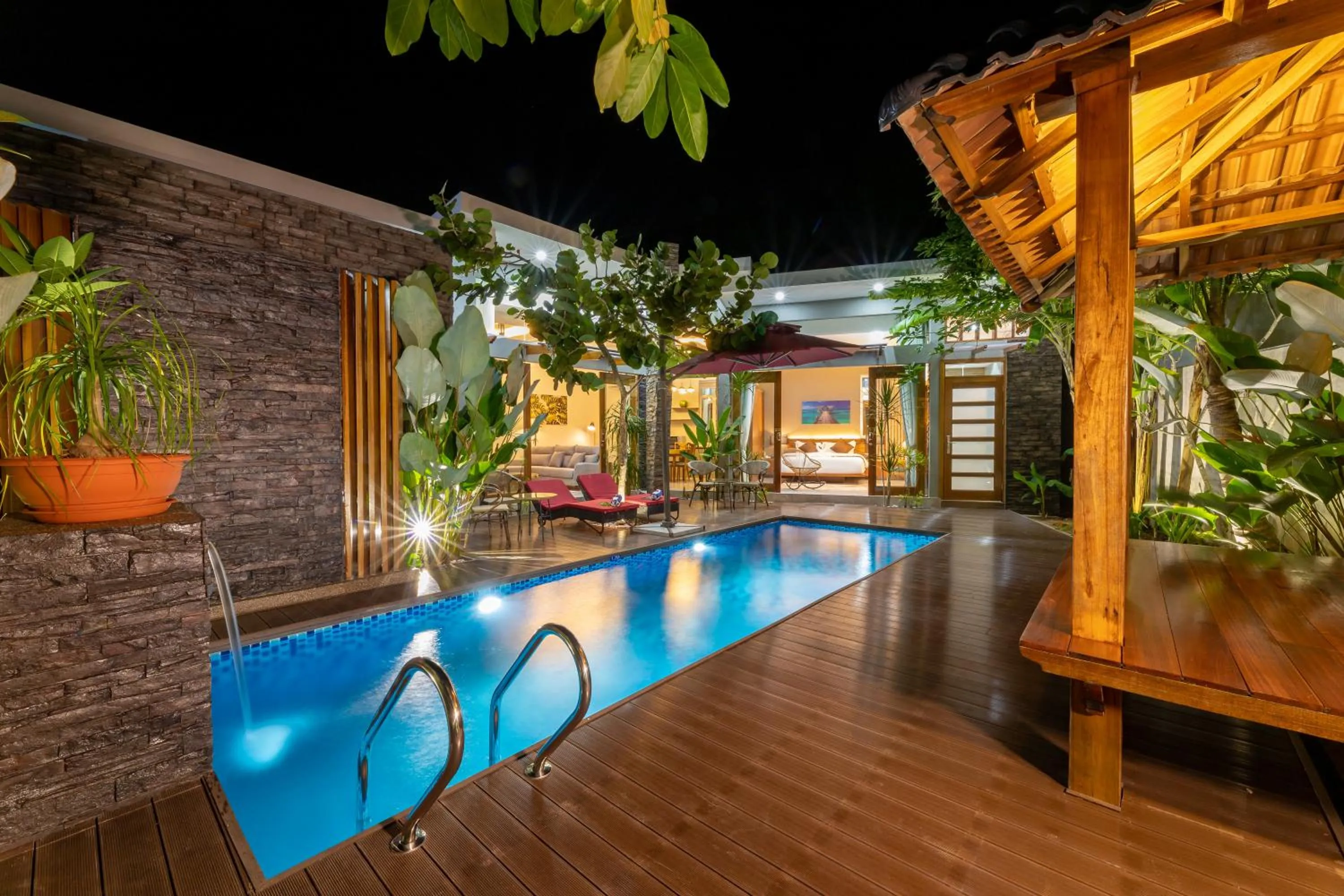 Swimming pool in Maneh Villa Langkawi - Private Pool