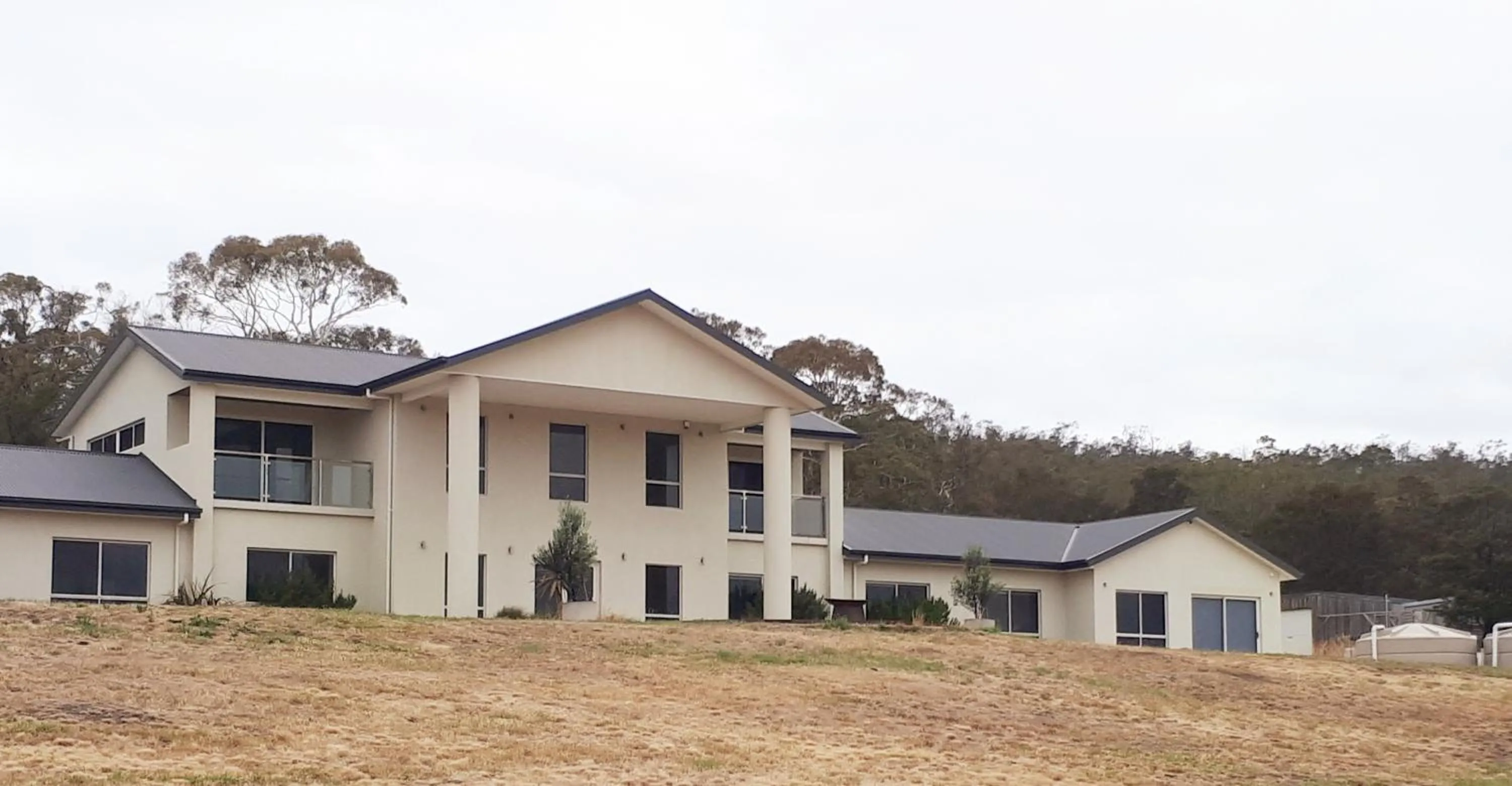 Property building in Couples Retreat with Mountain View Near Hobart