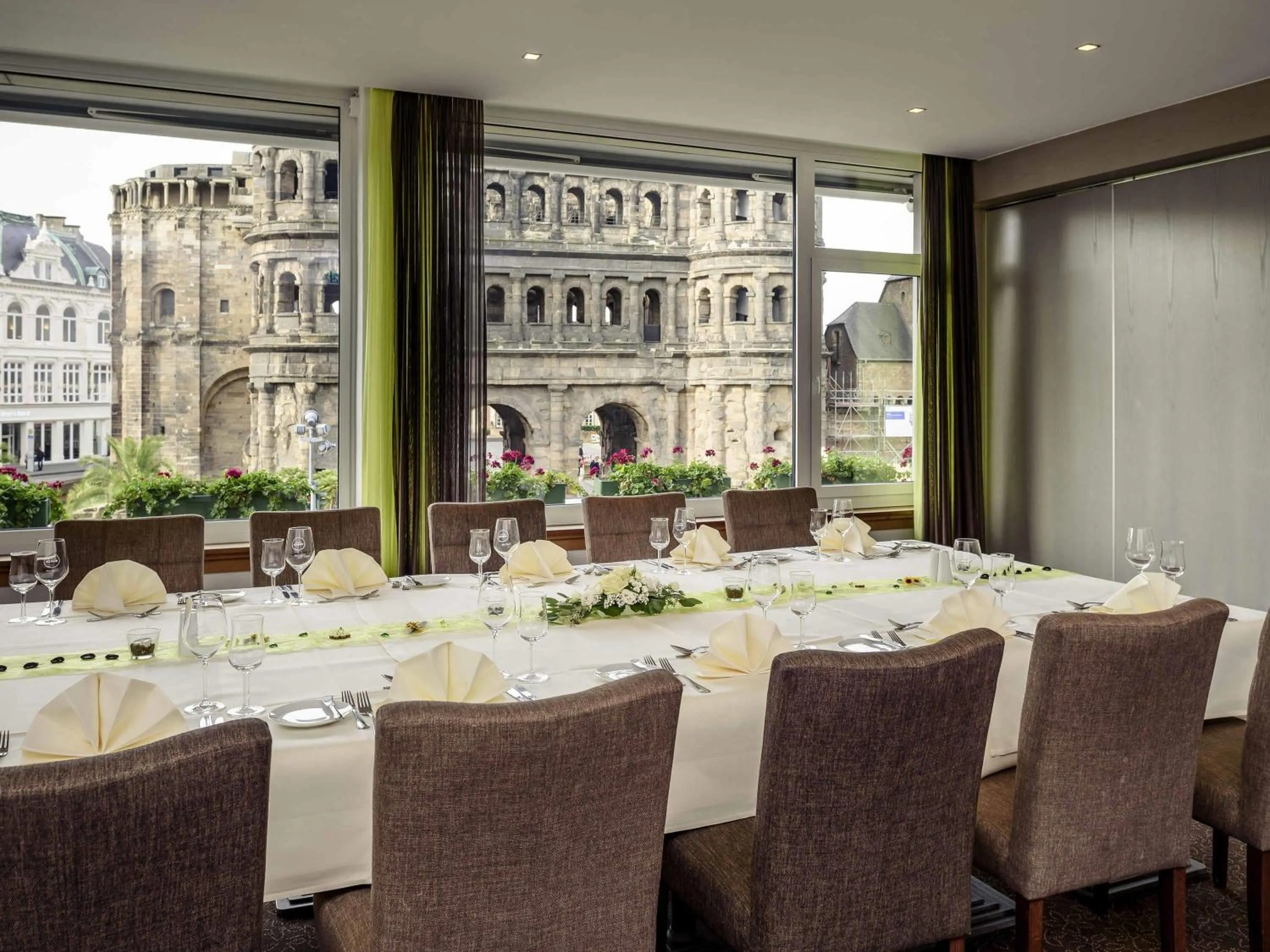 Restaurant/places to eat in Mercure Hotel Trier Porta Nigra