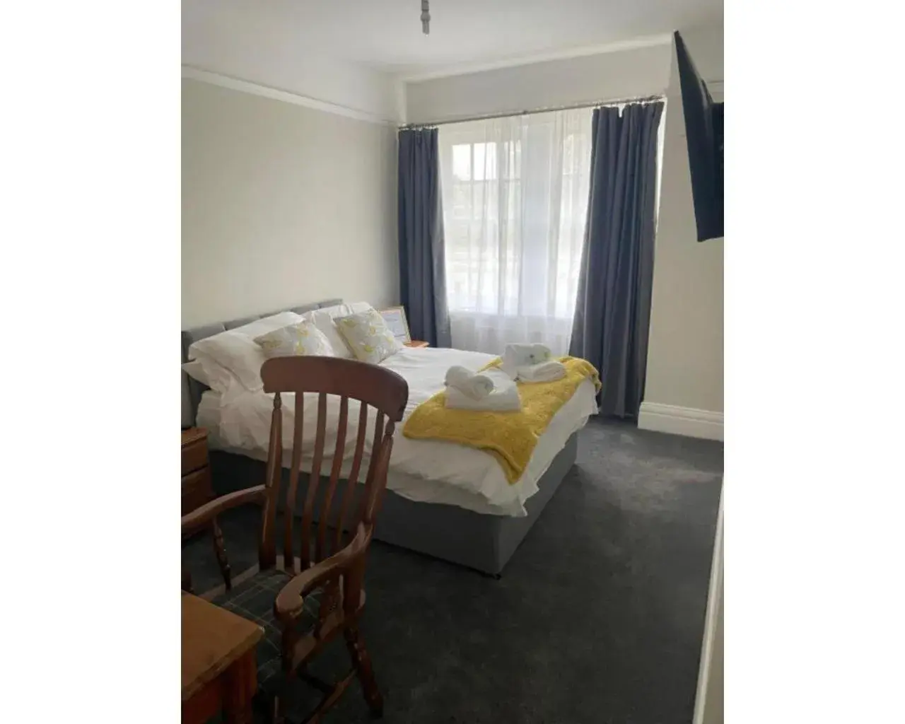 Standard Double Room in The Red Lion Hotel Standard Double Room in The Red Lion Hotel