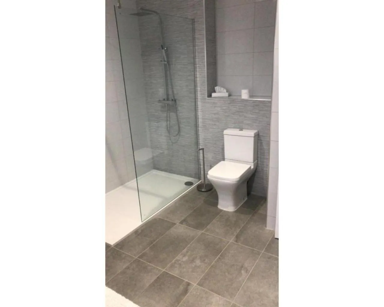 Bathroom in The Red Lion Hotel