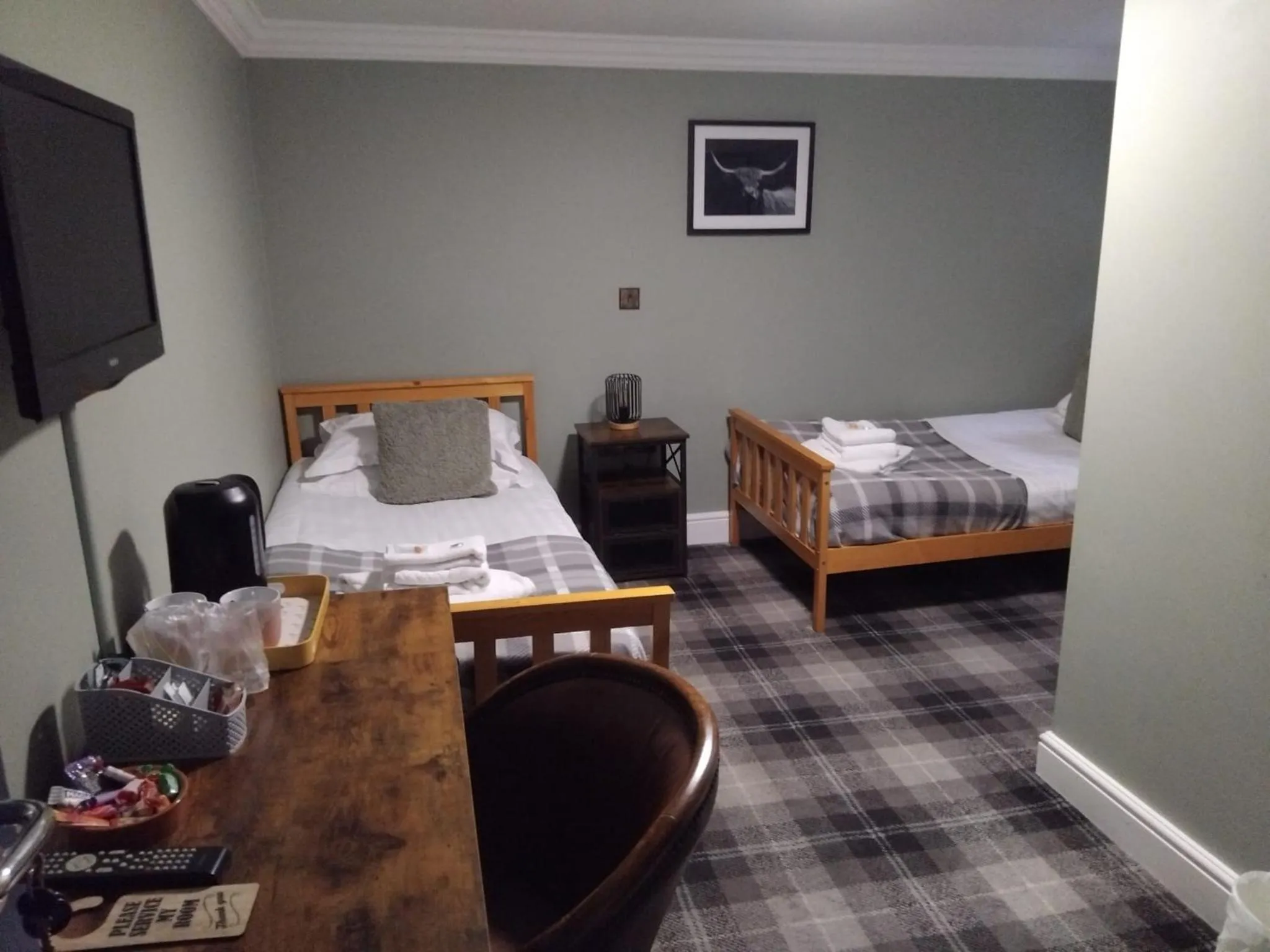 Twin Room with Shower in The City Hotel