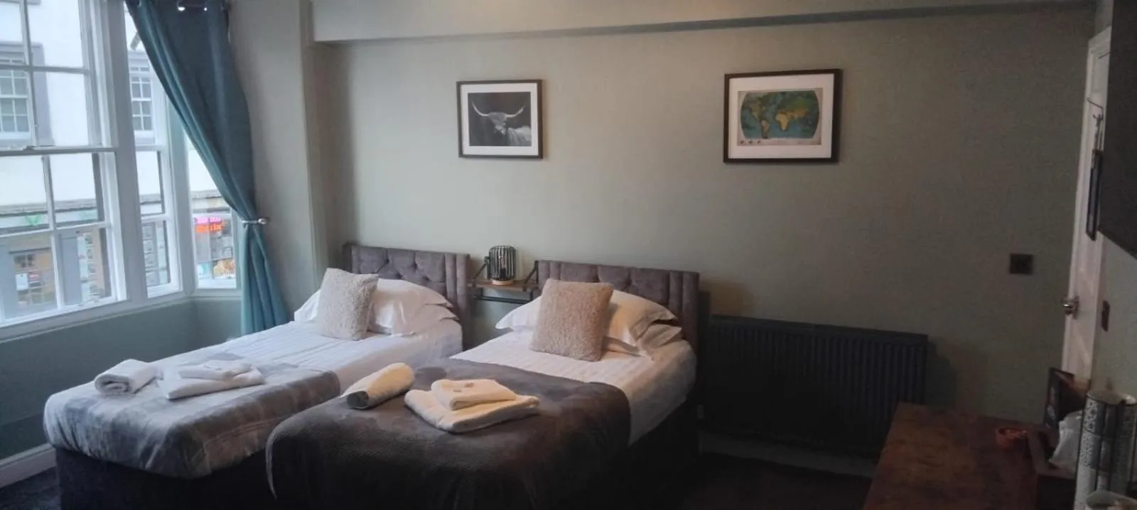 Bedroom, Bed in The City