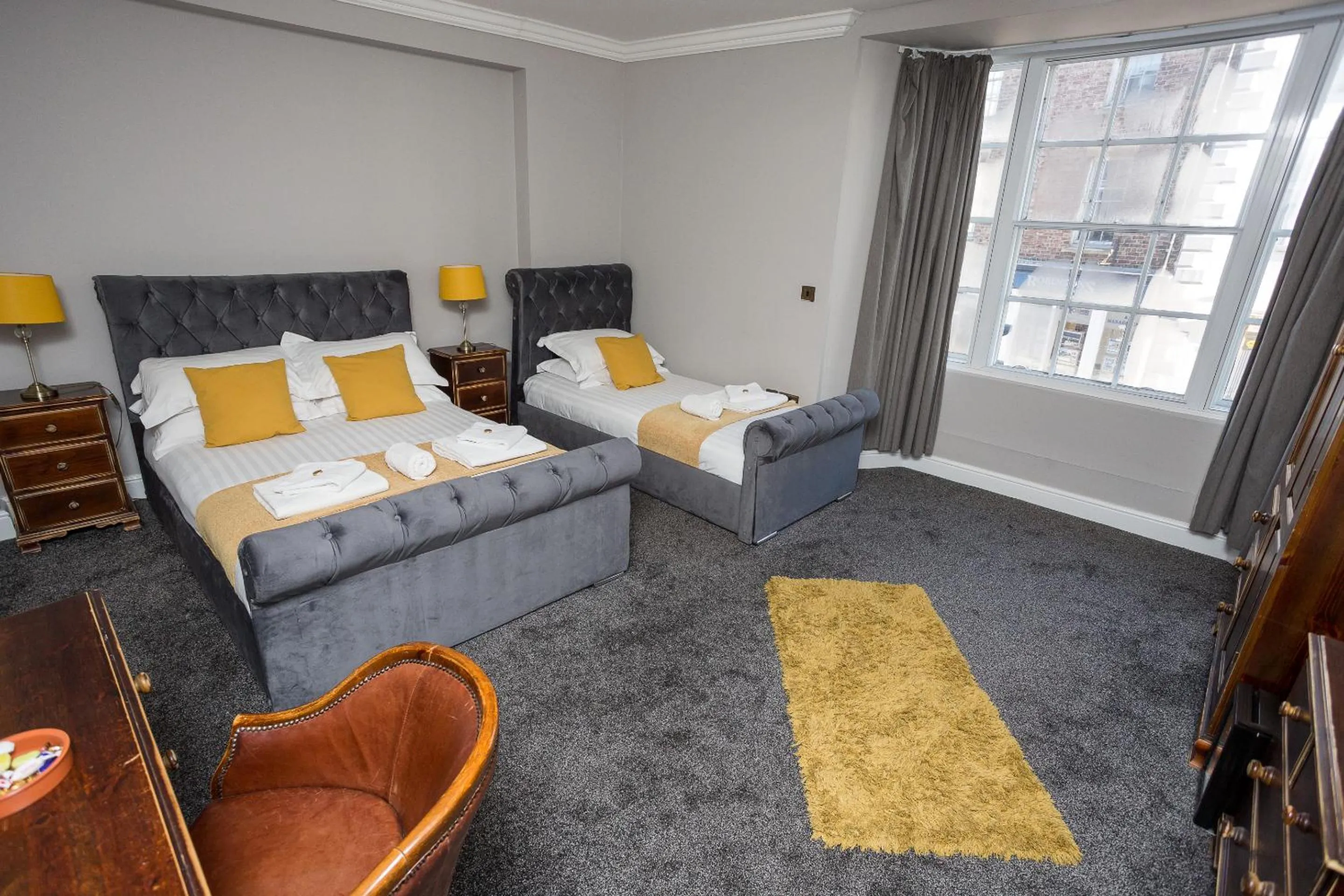 Bedroom, Bed in The City