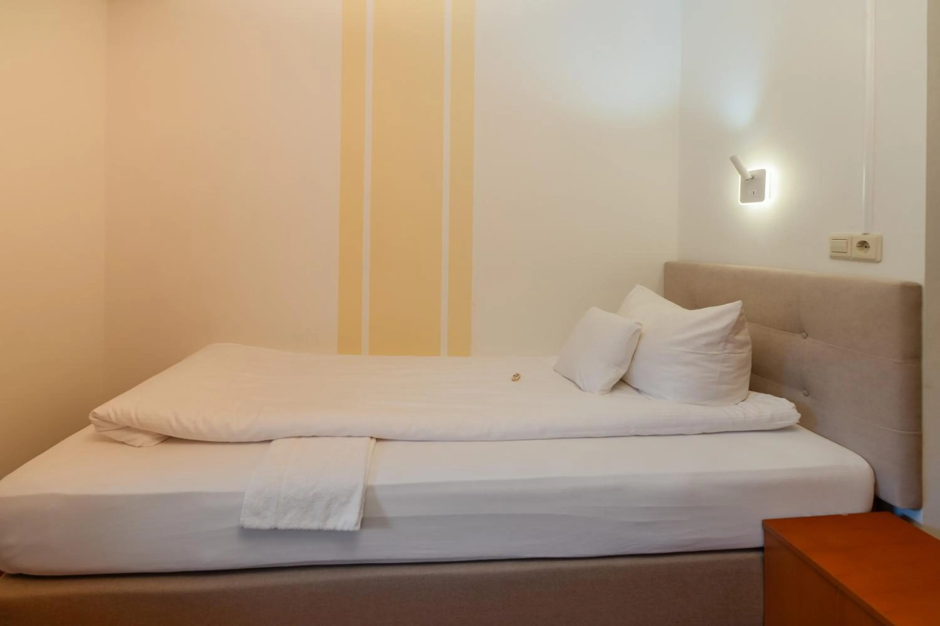 Photo of the whole room, Bed in Wellnesshotel Rothfuß mit Spa und 2 Schwimmbädern