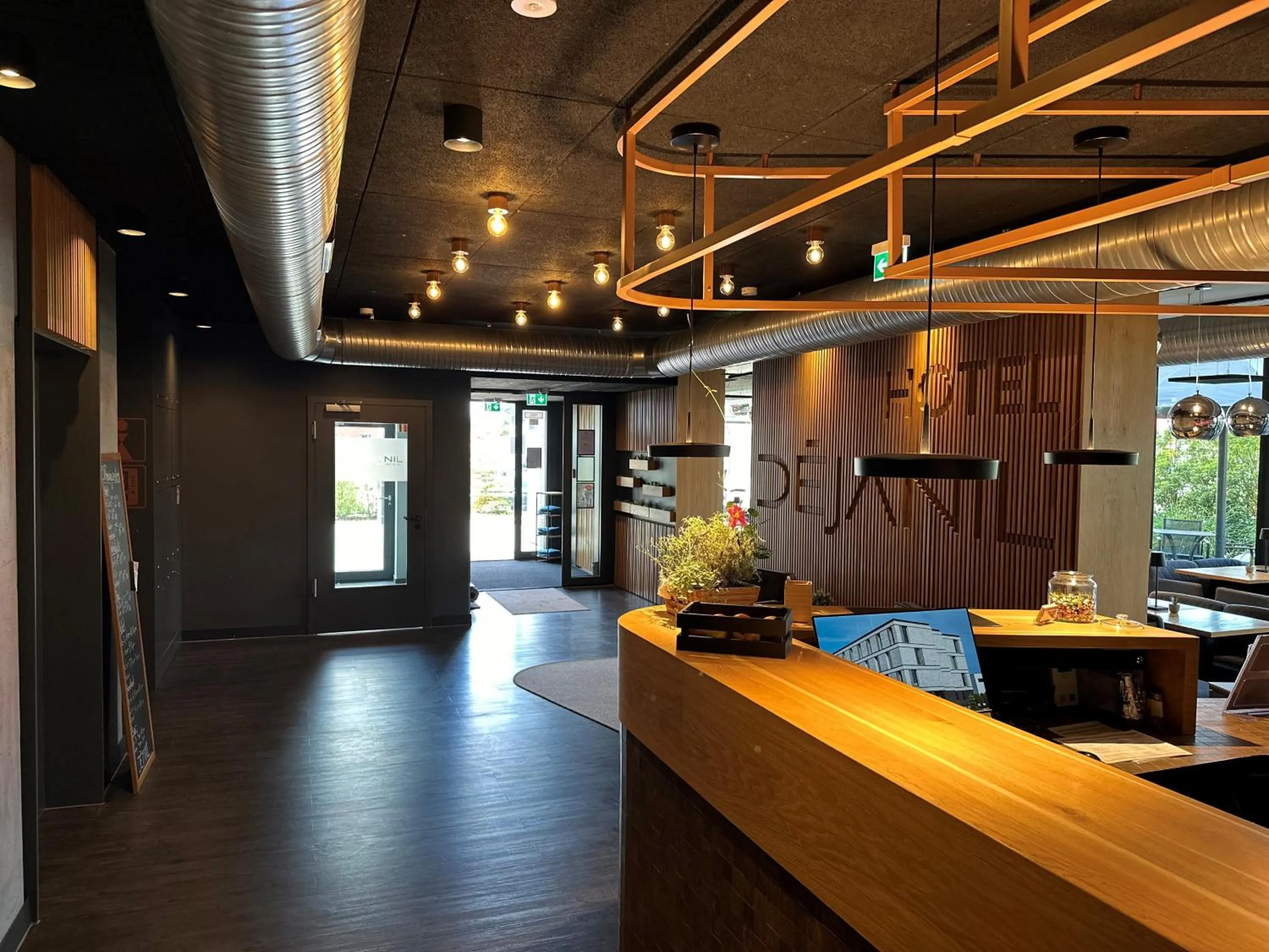 Lobby or reception in AKZENT Hotel DÉJANIL