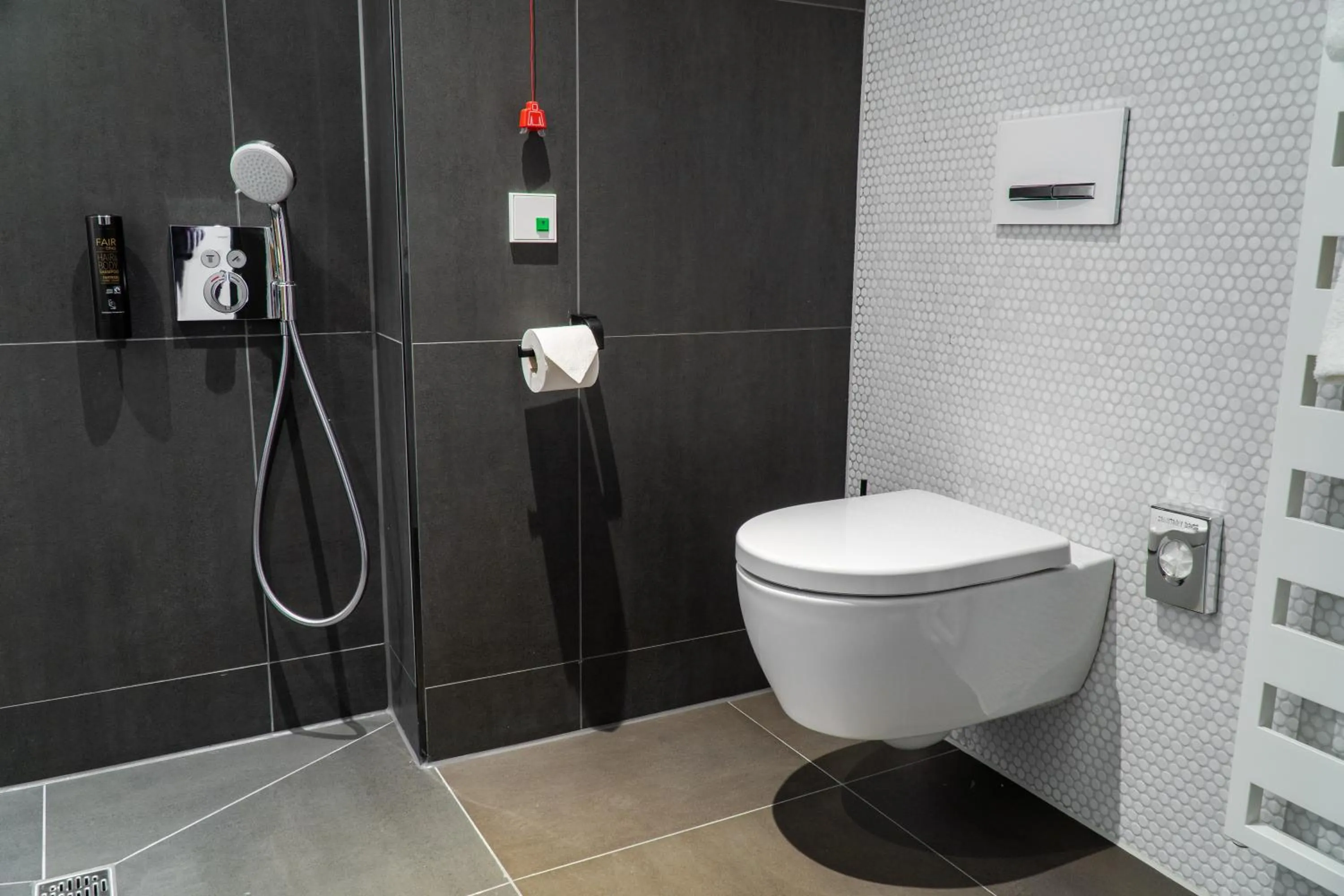 Shower in AKZENT Hotel DÉJANIL