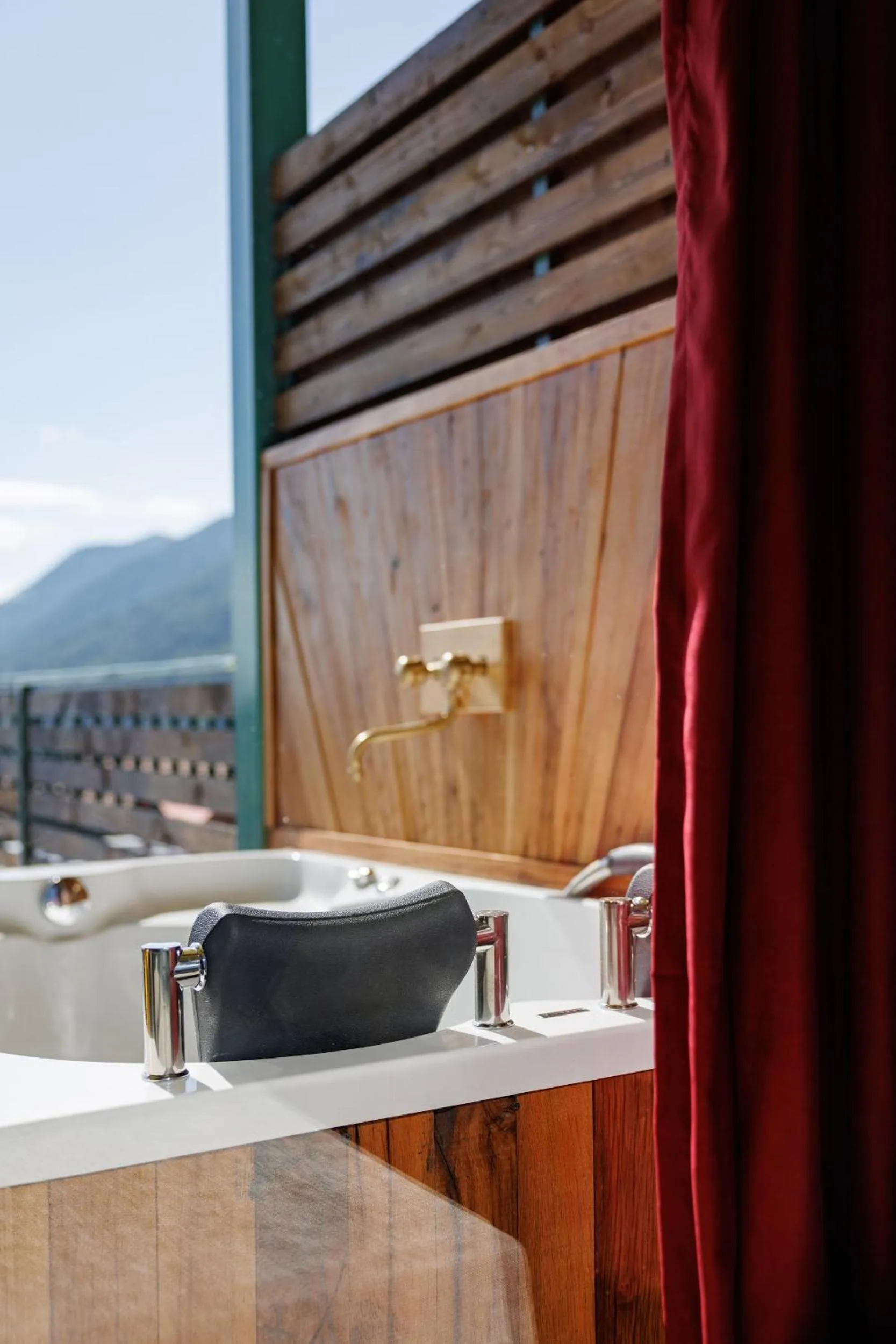 Hot Tub in Mtserlebi Resort