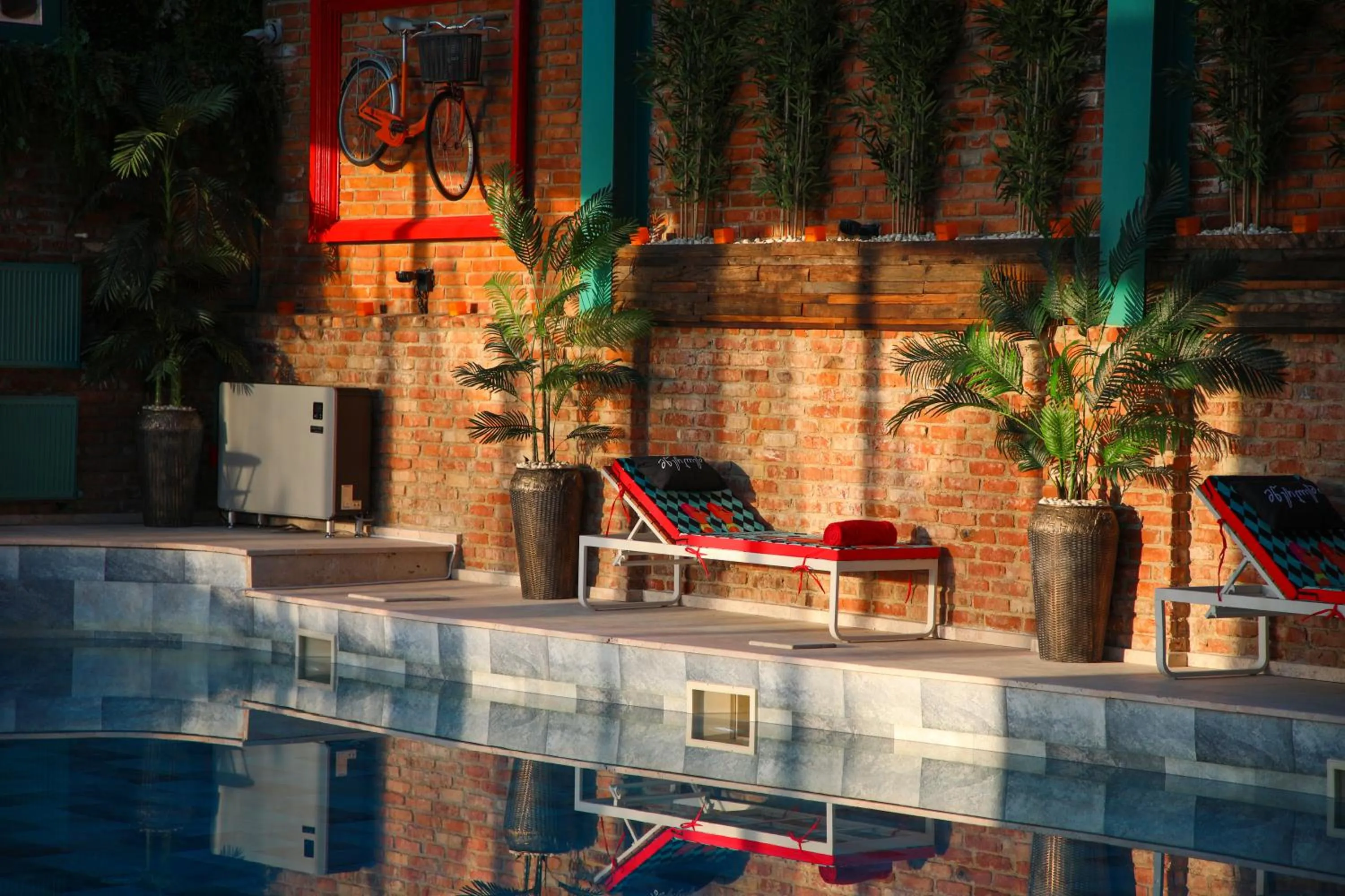 Swimming pool in Mtserlebi Resort