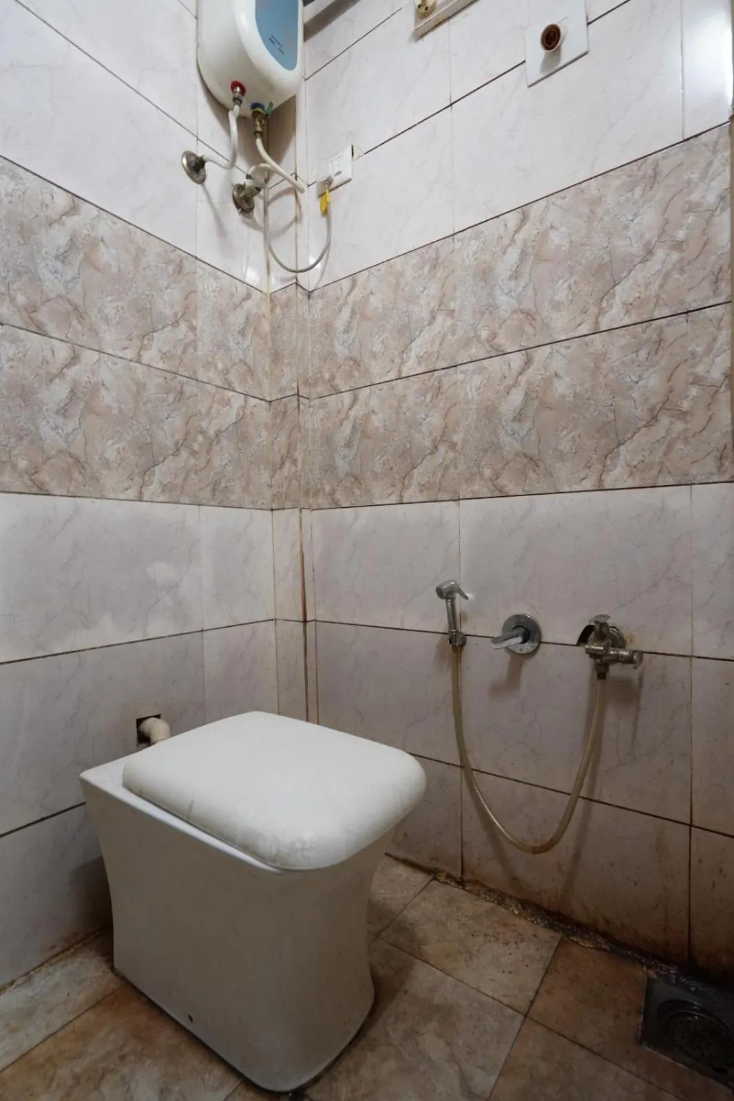 Bathroom in Hotel Sai Inn, Ahmedabad Airport