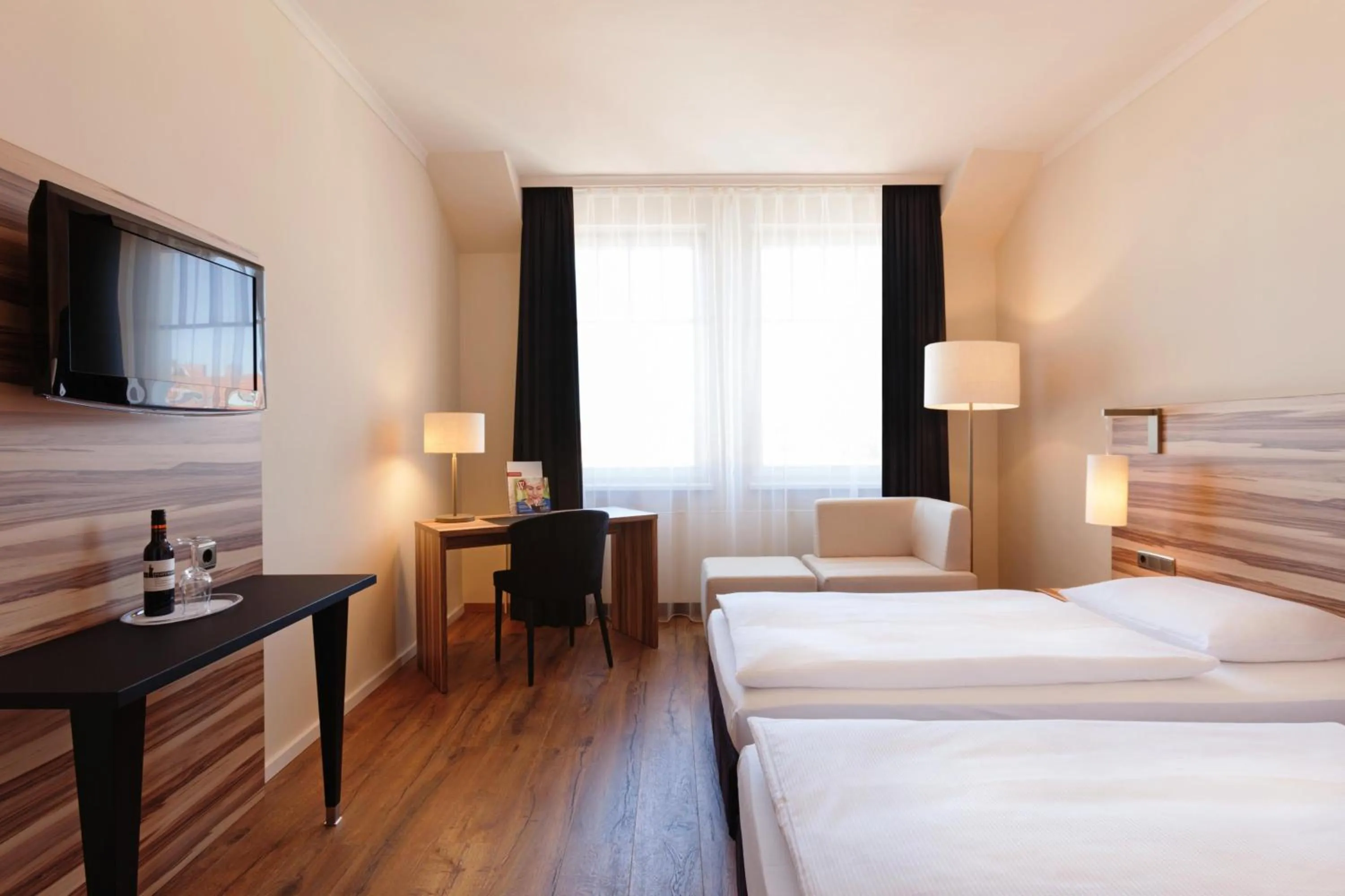 Photo of the whole room, Bed in Vienna House by Wyndham Thüringer Hof Eisenach