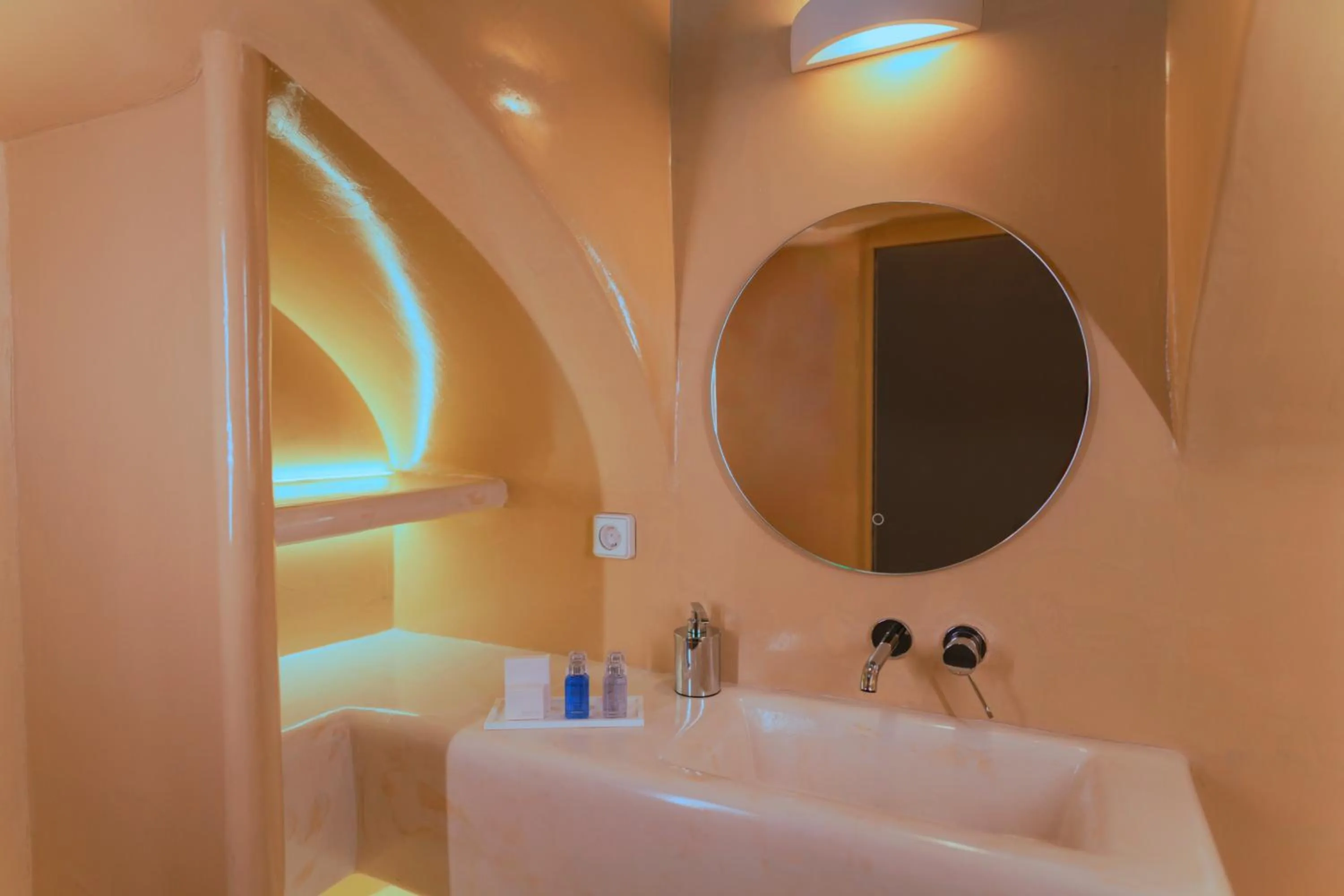 Bathroom in Oia Mansion