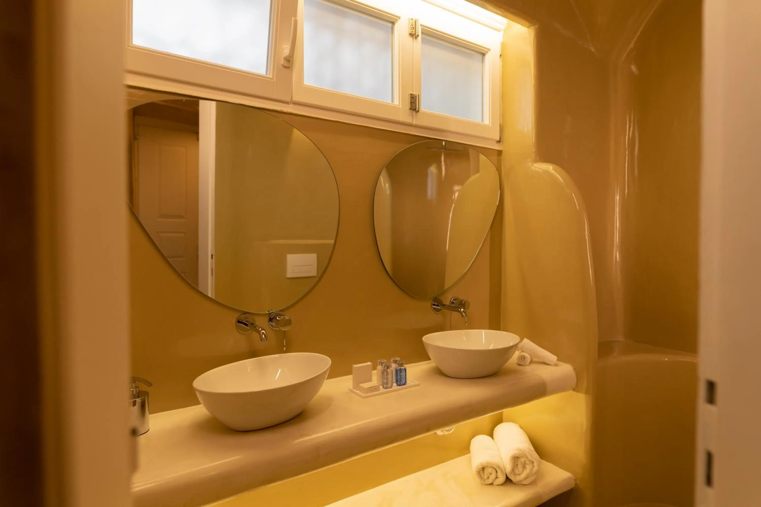 Bathroom in Oia Mansion