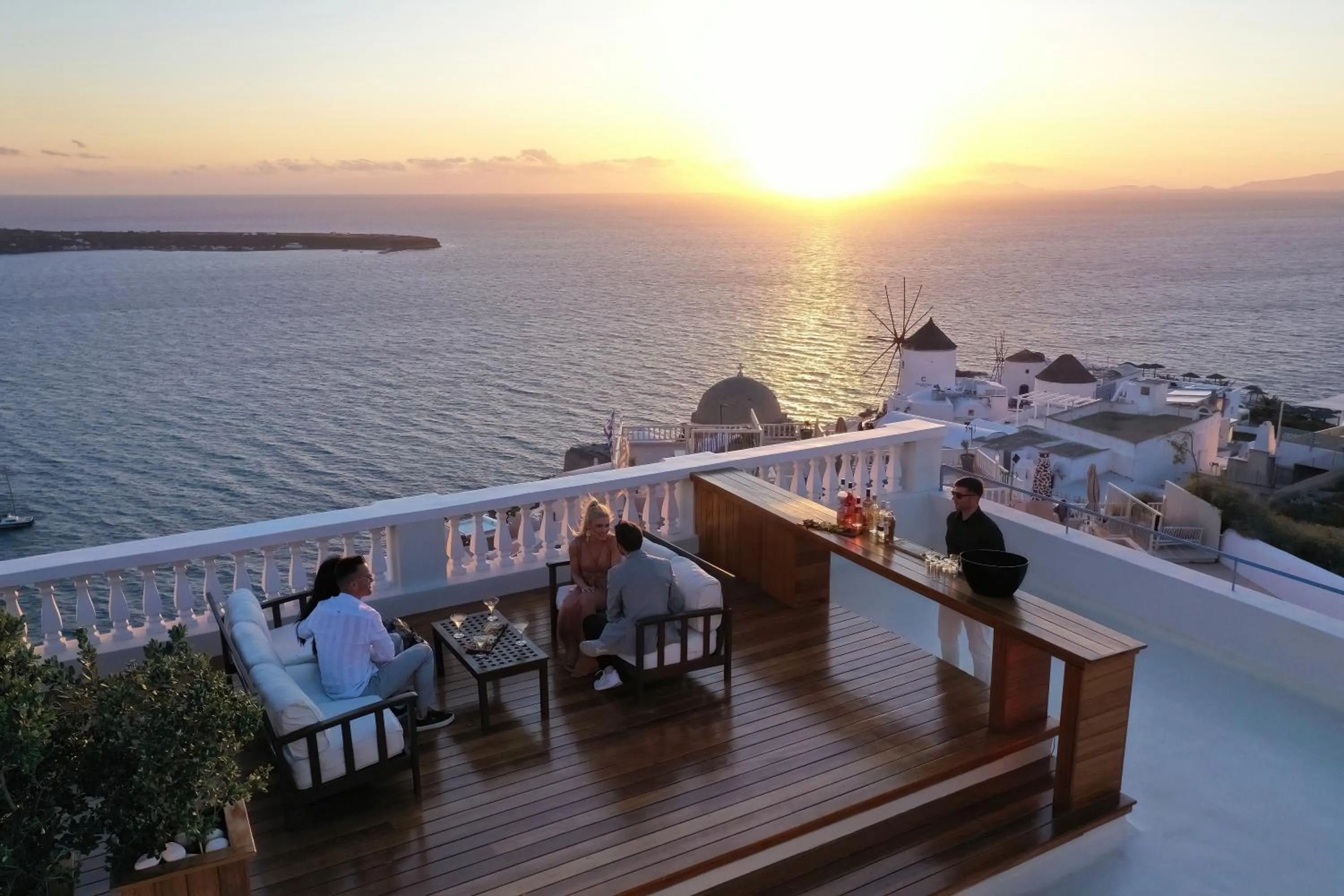 Natural landscape in Oia Mansion