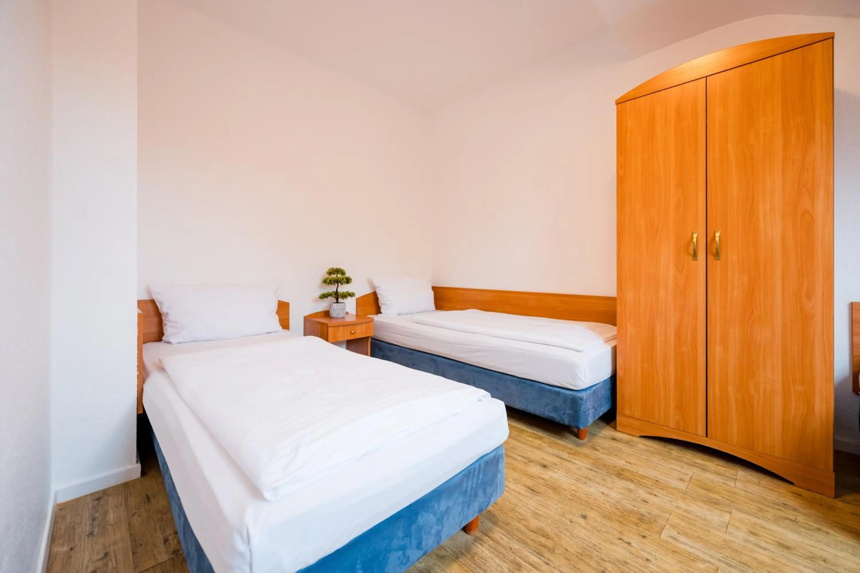 Photo of the whole room, Bed in Hotel Admiral am Zoo