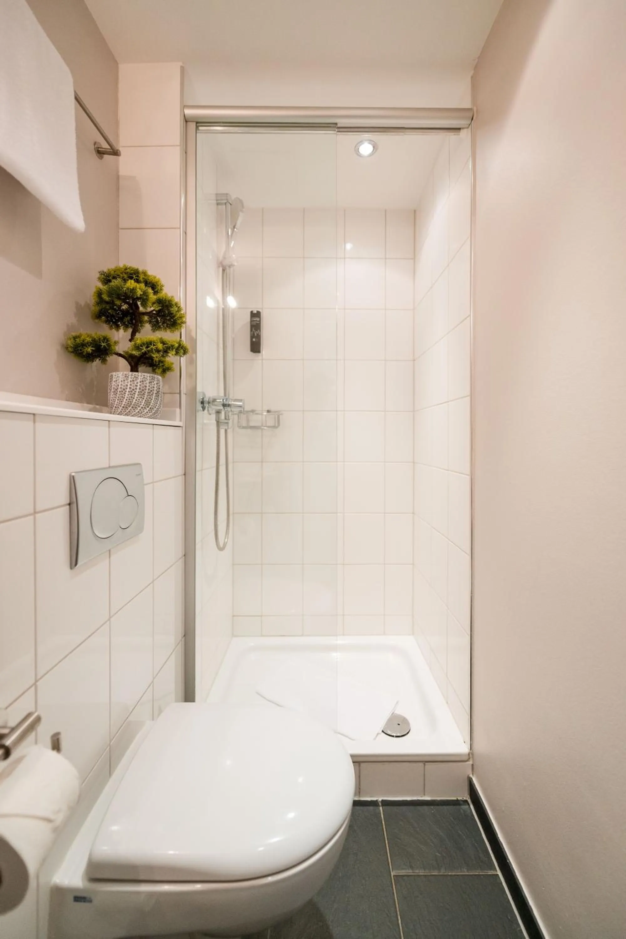 Shower in Hotel Admiral am Zoo