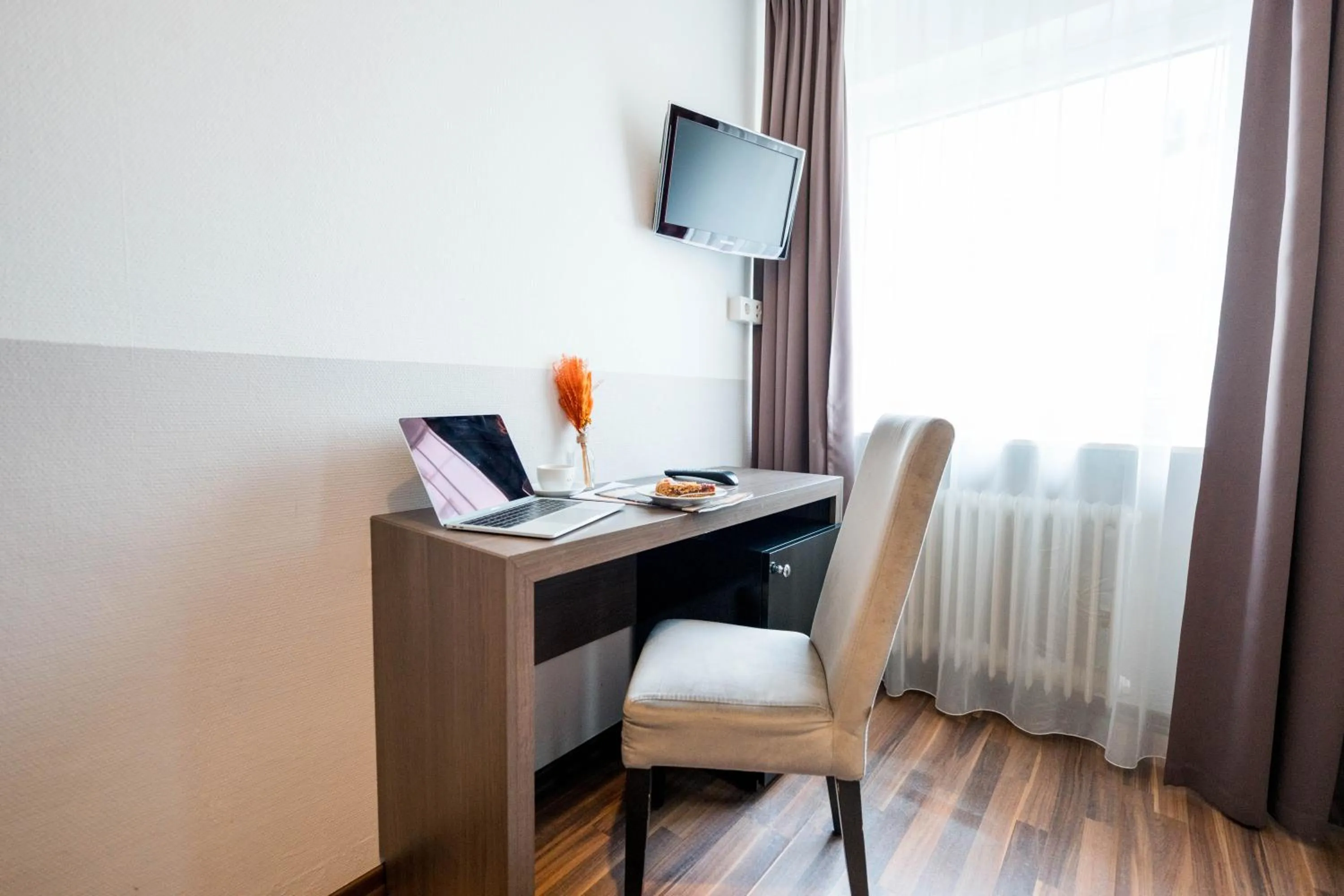 TV and multimedia in Hotel Admiral am Zoo