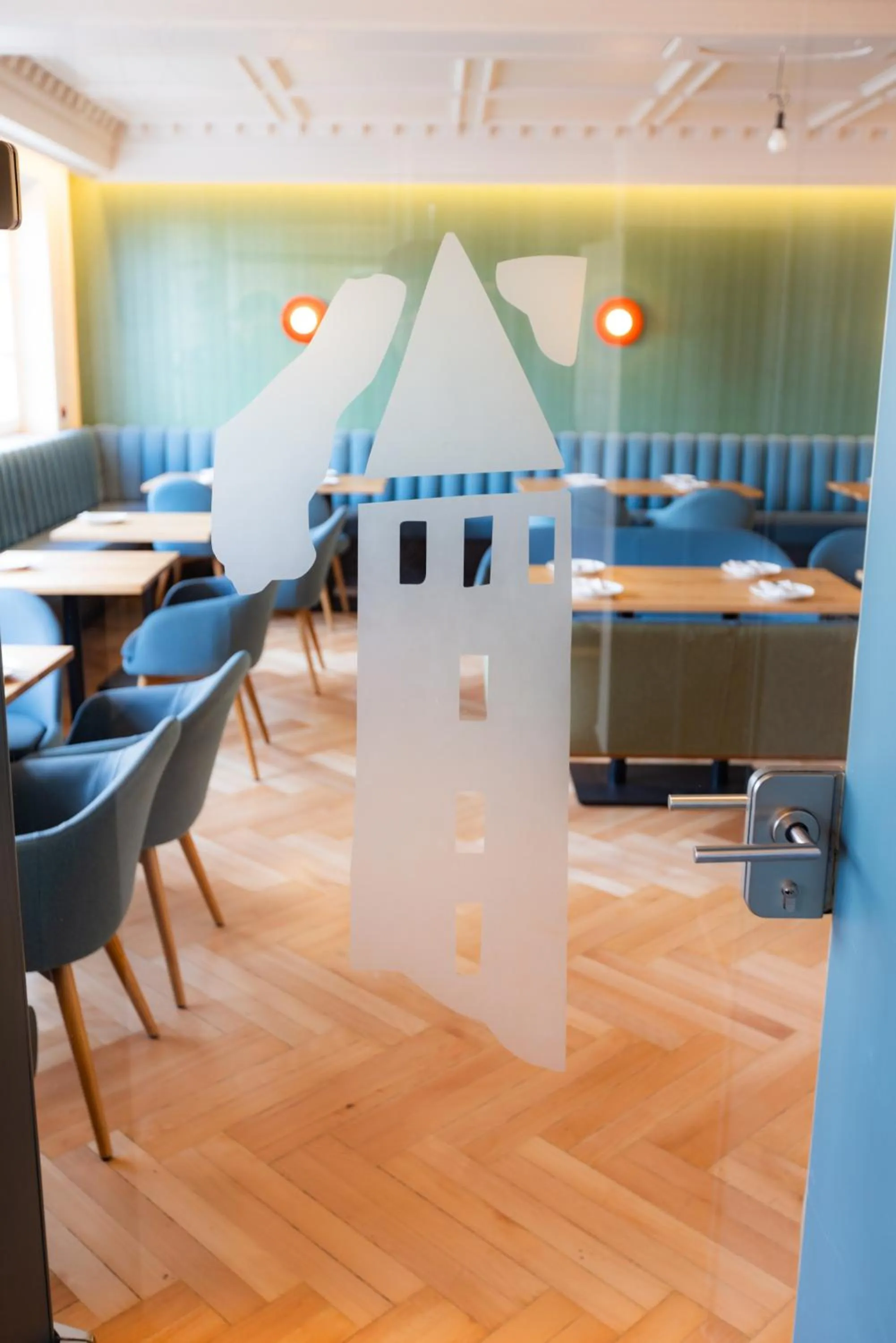 Restaurant/places to eat in Hotel Am Turm