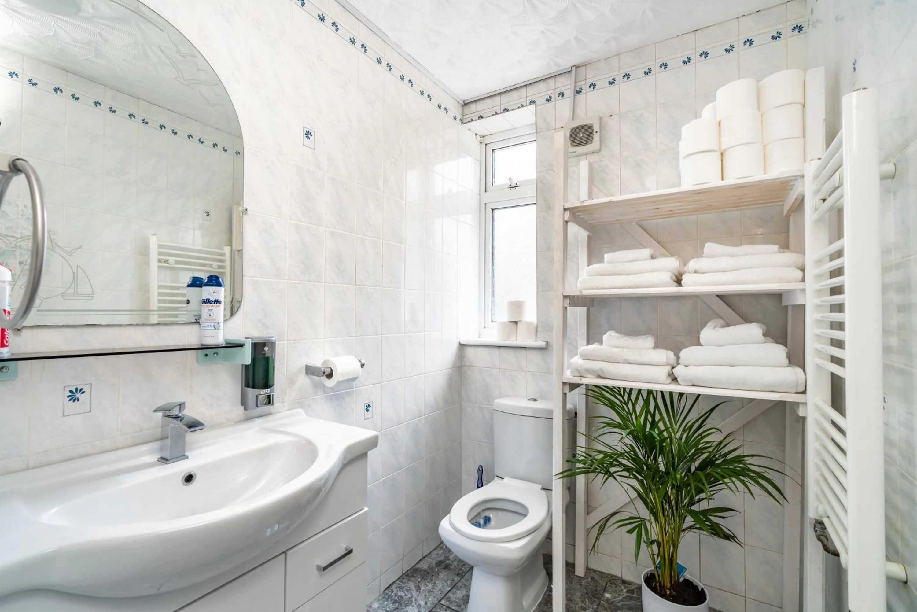 Toilet in College Street Abode