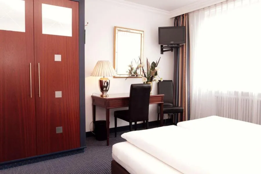 Photo of the whole room, Bed in Der Fürstenhof