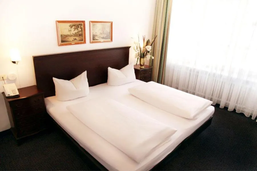 Photo of the whole room, Bed in Der Fürstenhof