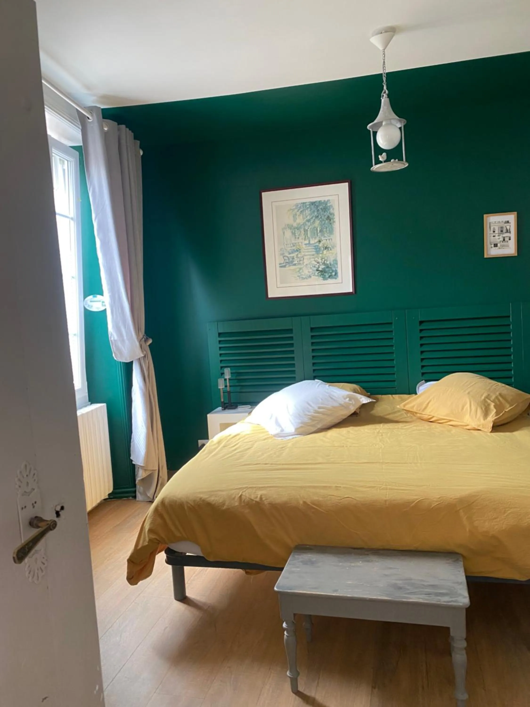 Bedroom, Bed in Suite en Terrasse à Cognac