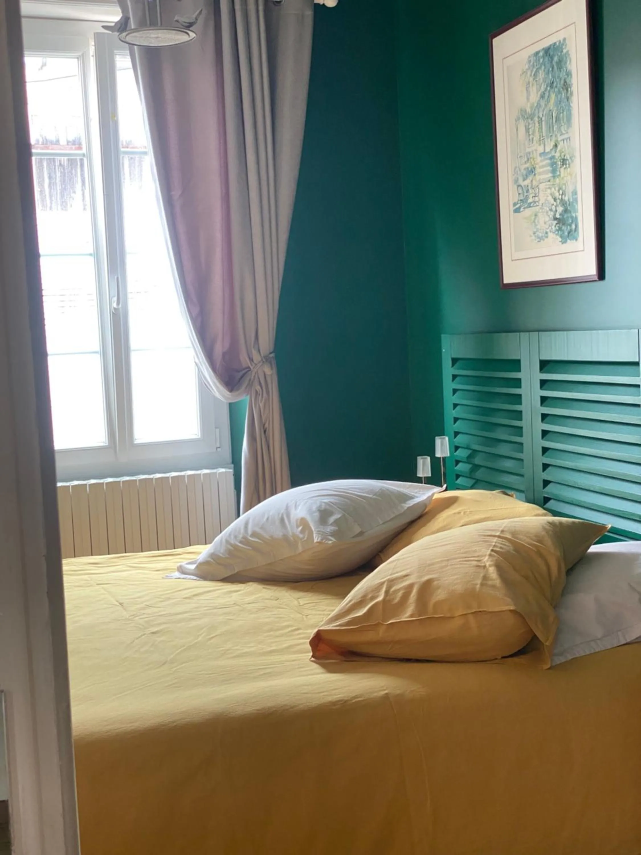 Bedroom, Bed in Suite en Terrasse à Cognac