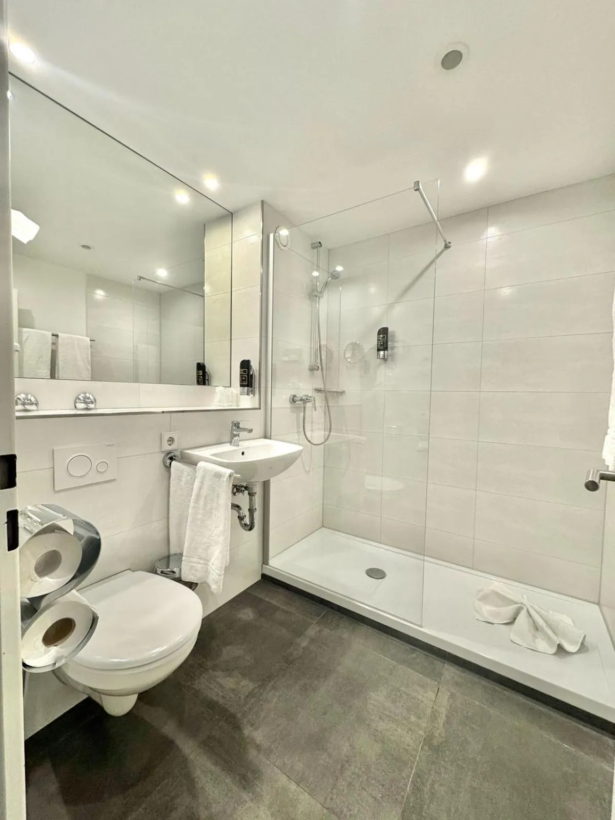 Shower in MY Parkhotel by AR Hotels