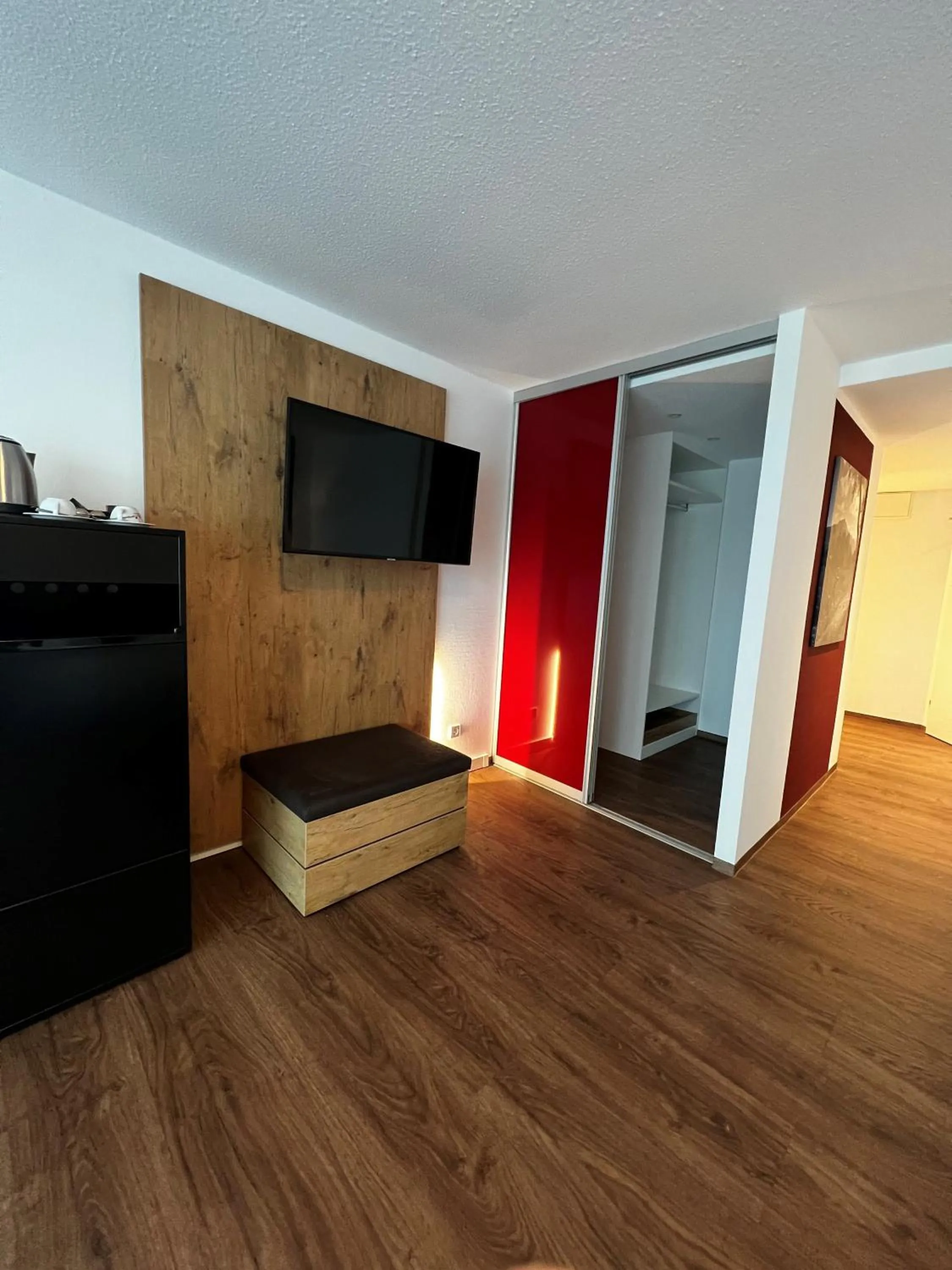 Evening entertainment in MY Parkhotel by AR Hotels